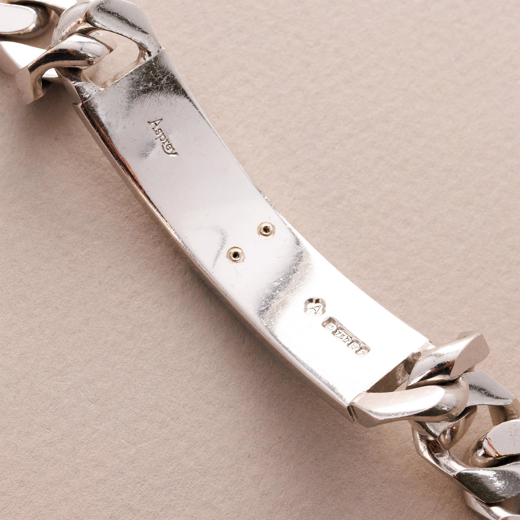 Asprey Omani Khanjar White Gold Bracelet (Objet) - Image 4