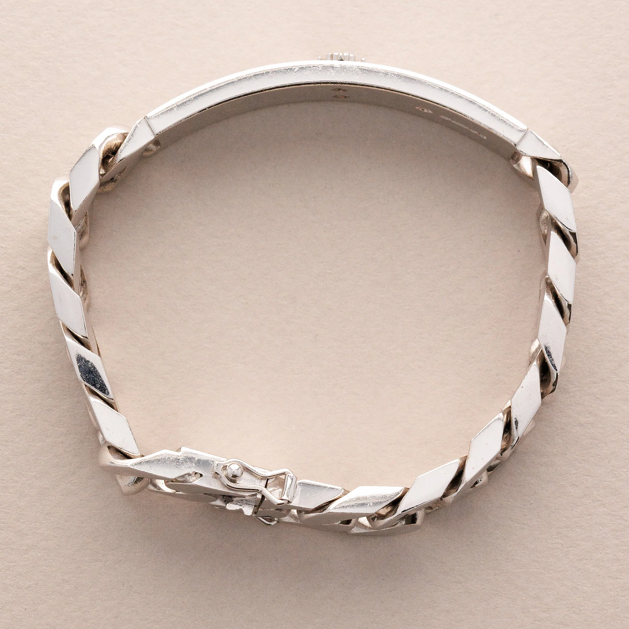 Asprey Omani Khanjar White Gold Bracelet (Objet) - Image 5