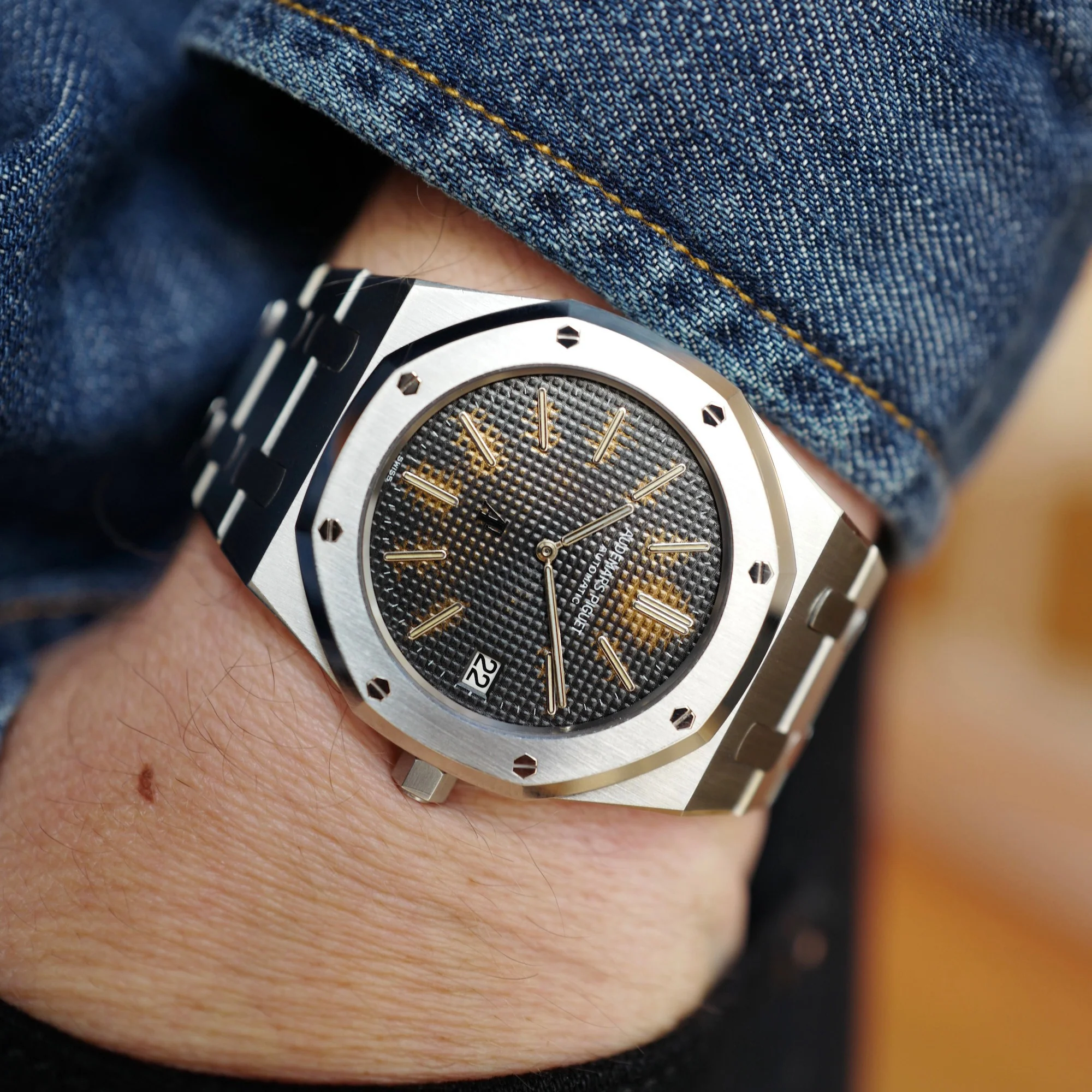 Audemars Piguet B-Series Royal Oak Jumbo Watch Ref. 5402 in Exceptional Condition - Image 9