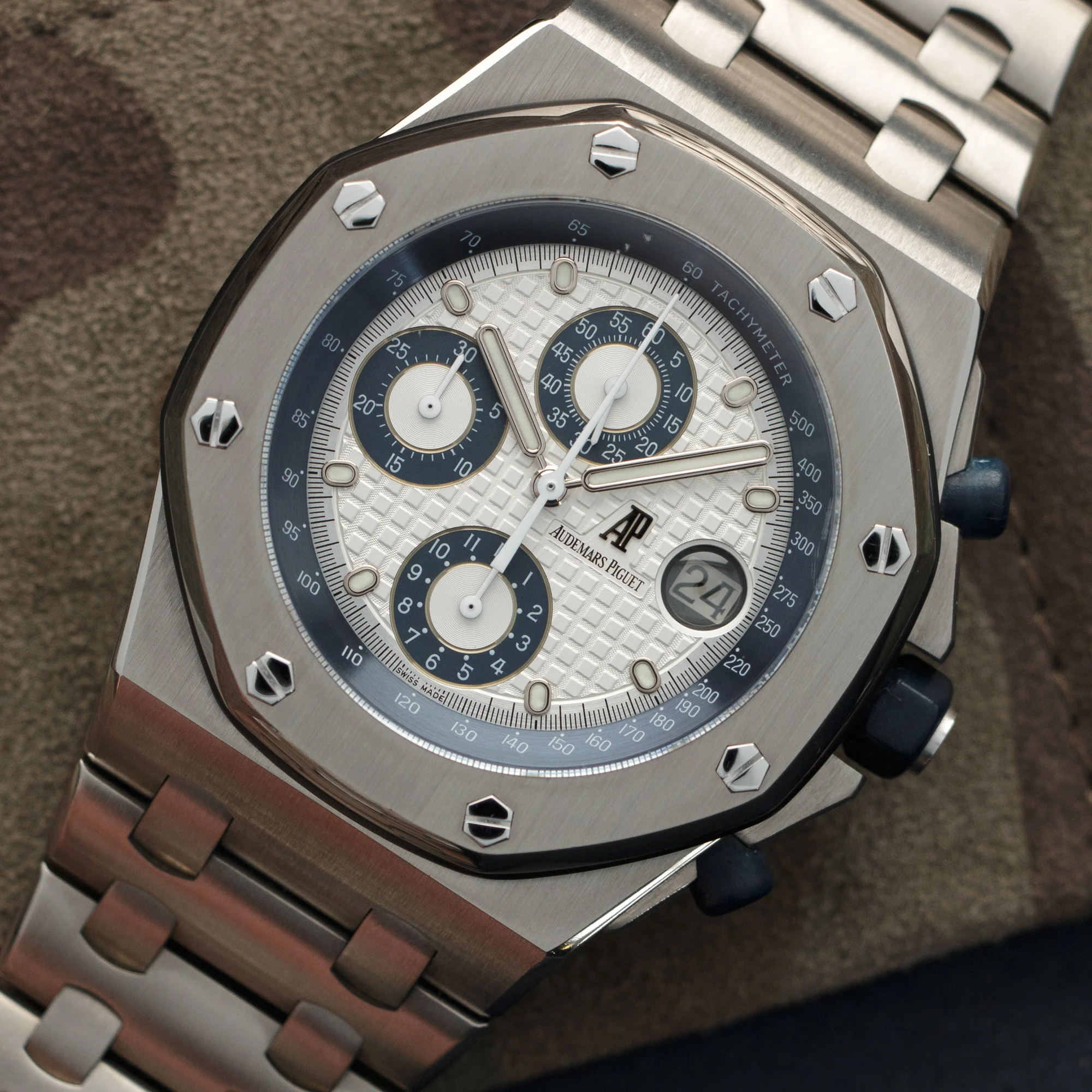 Audemars Piguet Early Royal Oak Offshore Watch Ref. 25721 - Image 2