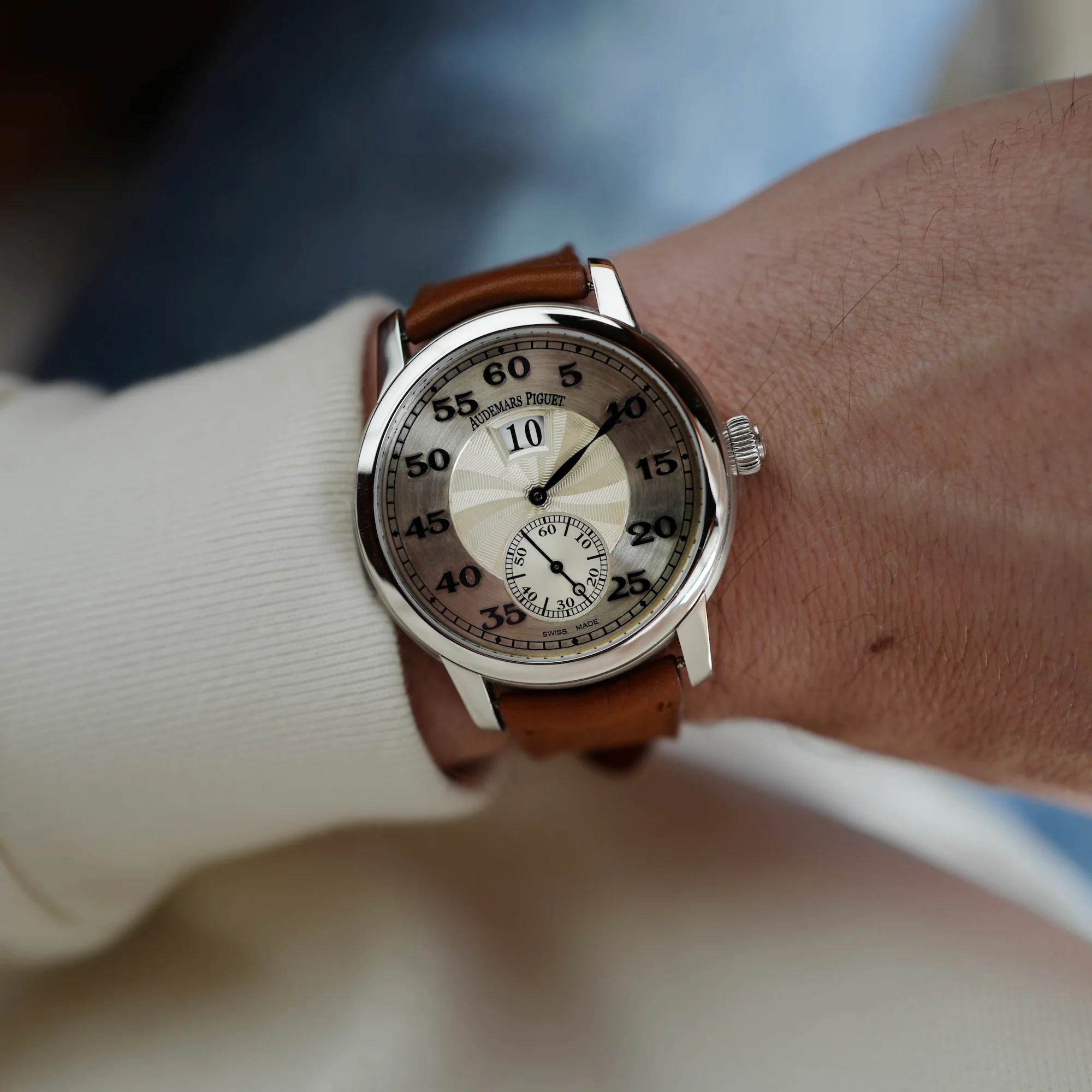 Audemars Piguet Platinum Jump Hour Minute Repeater Ref. 26151 - Image 4