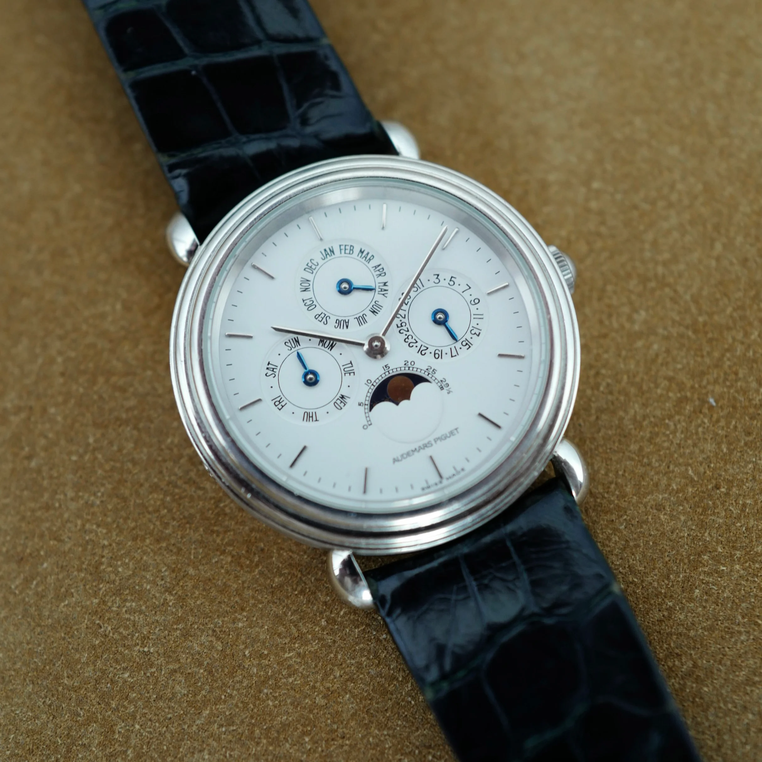 Audemars Piguet Platinum Quantieme Perpetual Ref. 25717 with Original Box and Papers (New Arrival) - Image 3