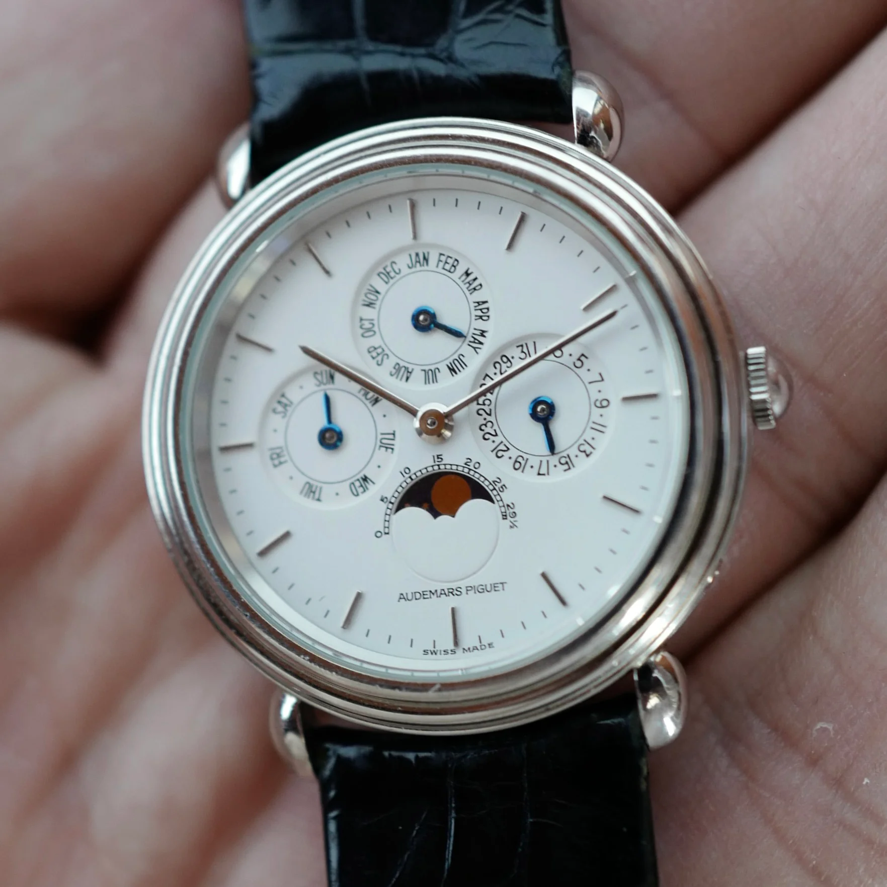 Audemars Piguet Platinum Quantieme Perpetual Ref. 25717 with Original Box and Papers (New Arrival) - Image 4