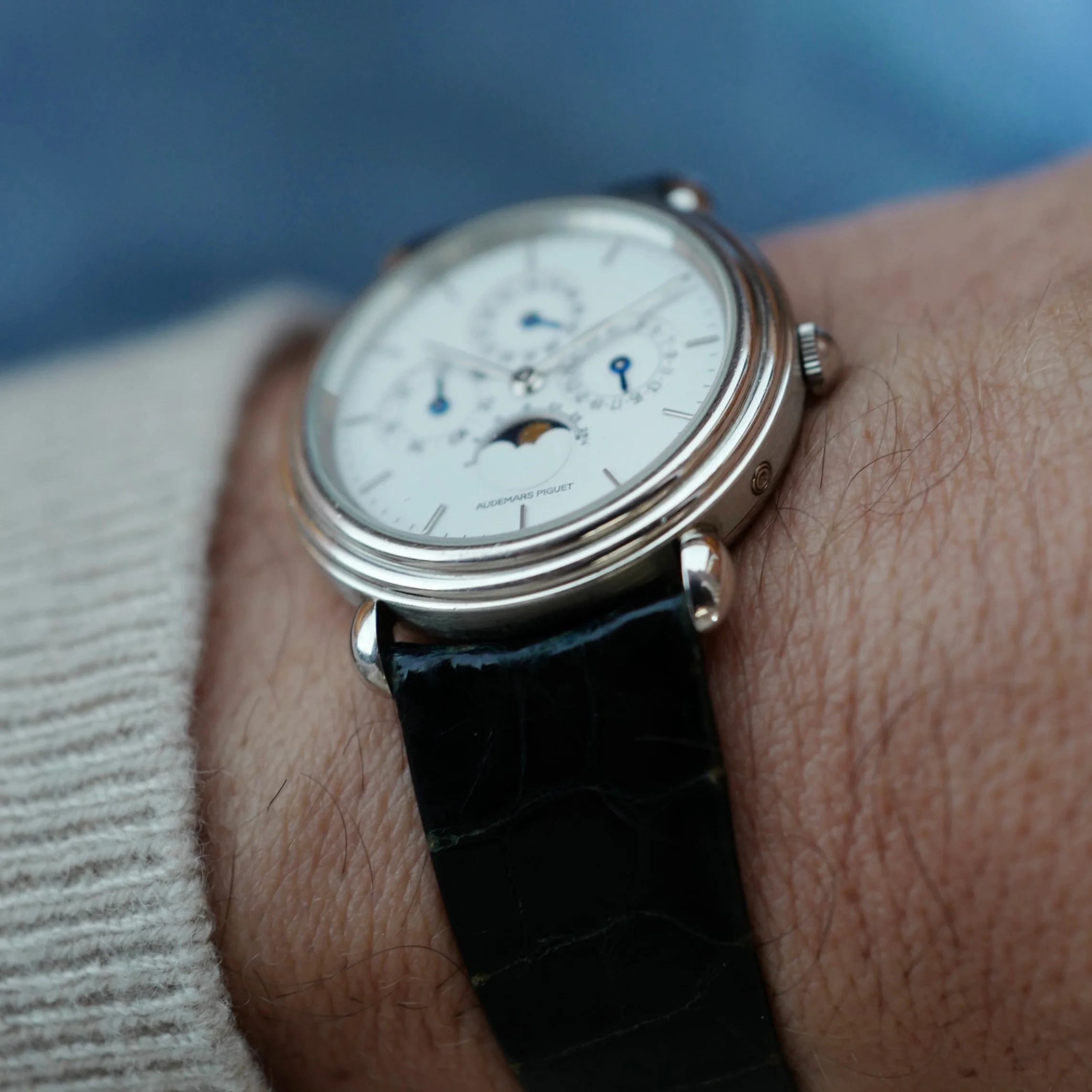 Audemars Piguet Platinum Quantieme Perpetual Ref. 25717 with Original Box and Papers (New Arrival) - Image 9