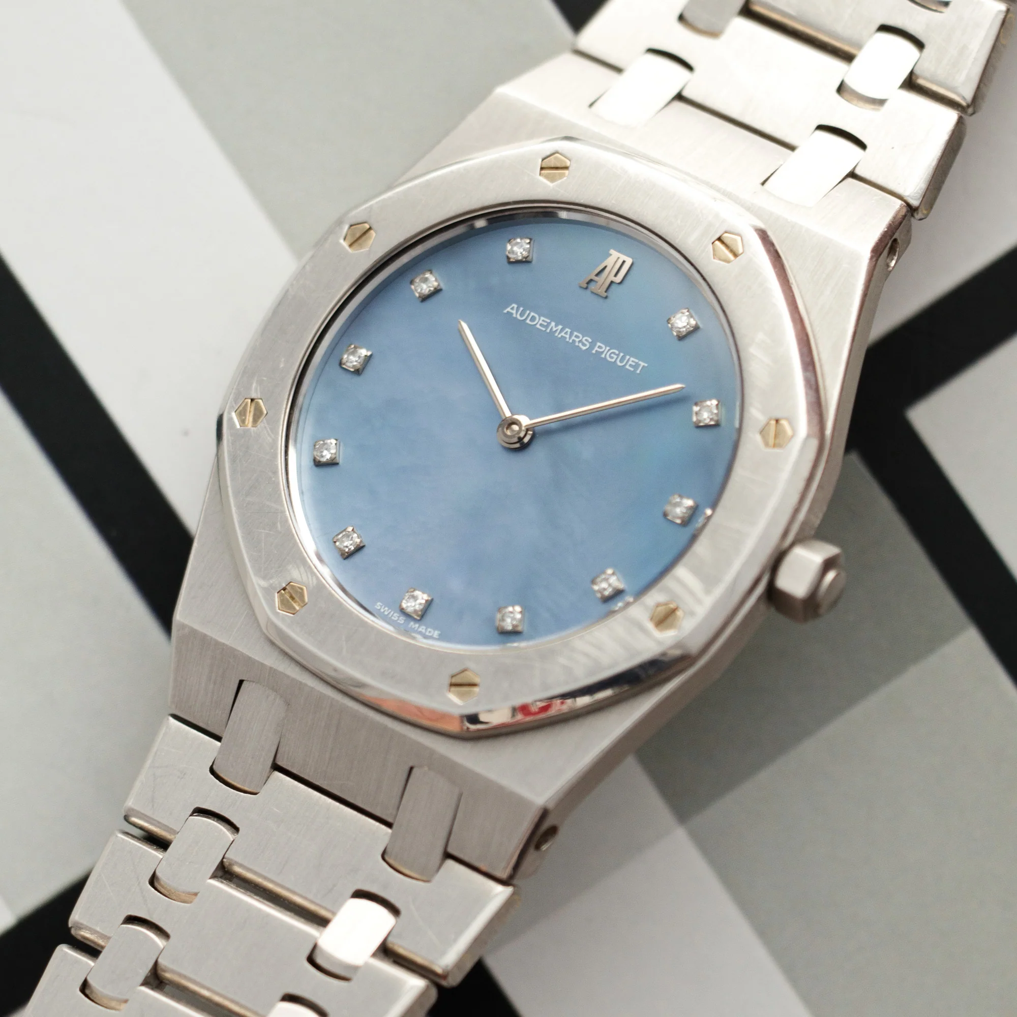 Audemars Piguet Platinum Royal Oak with Mother of Pearl and Diamond Dial - Image 2