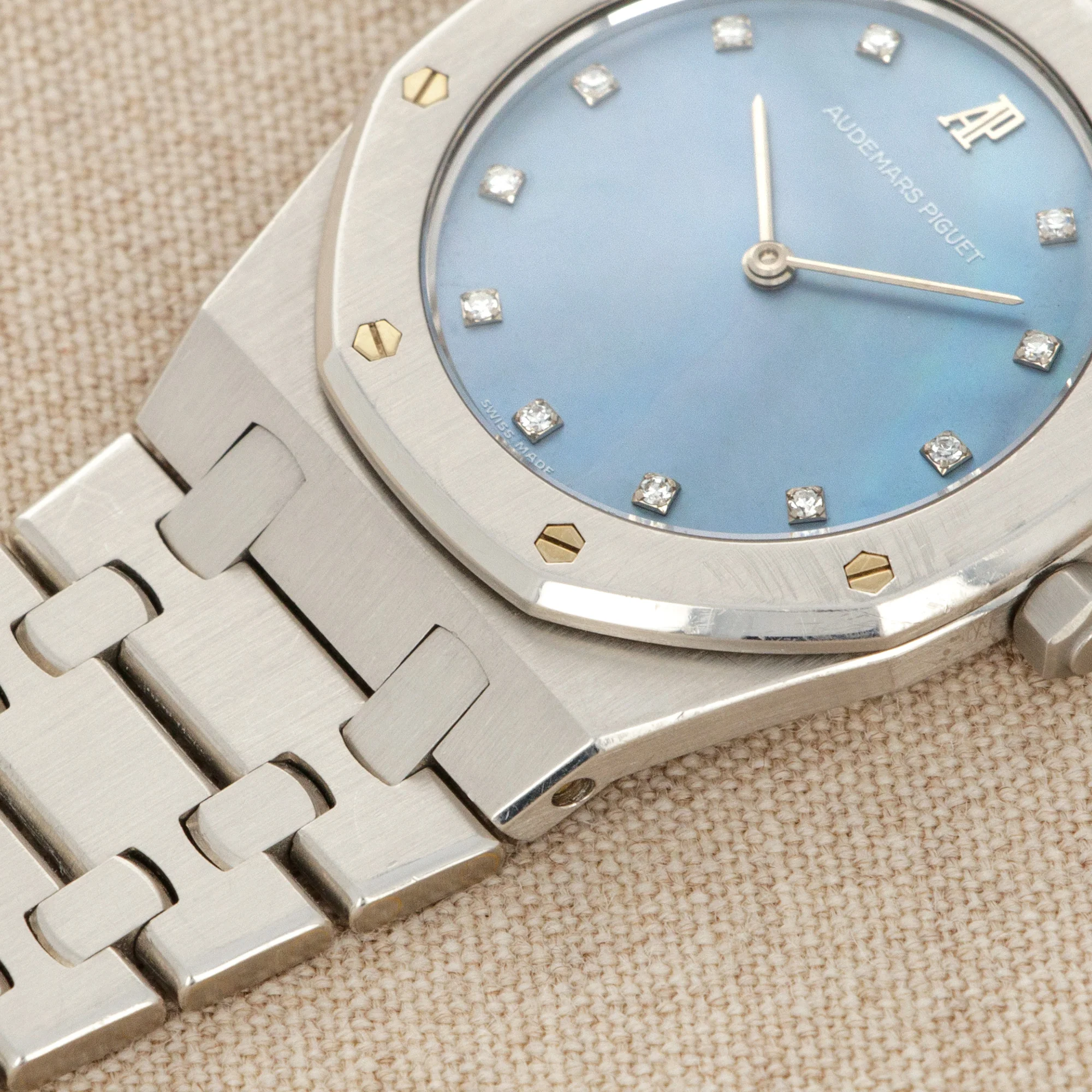 Audemars Piguet Platinum Royal Oak with Mother of Pearl and Diamond Dial - Image 4
