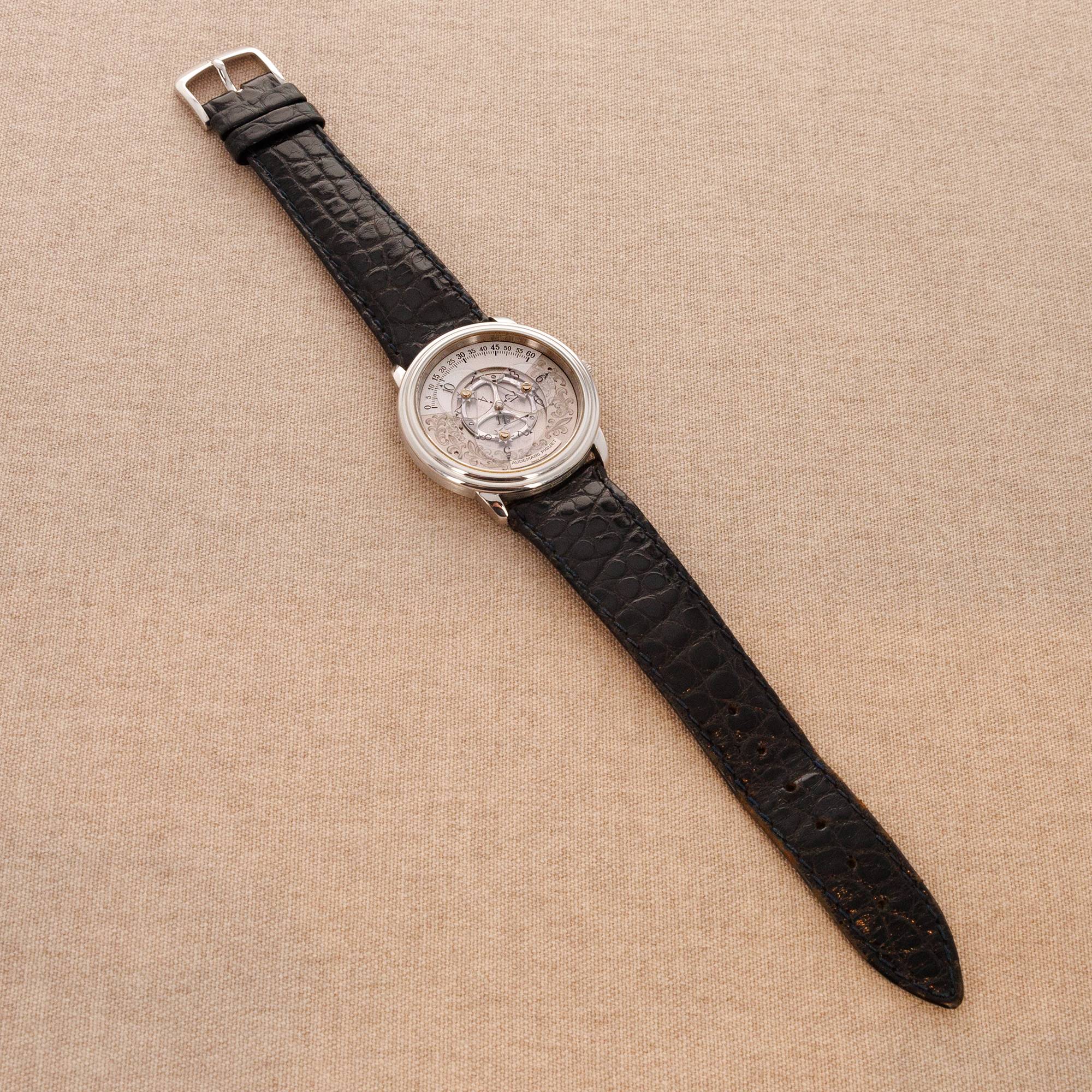 Audemars Piguet Platinum Star Wheel with Engraved Dial Ref. 25720 - Image 4