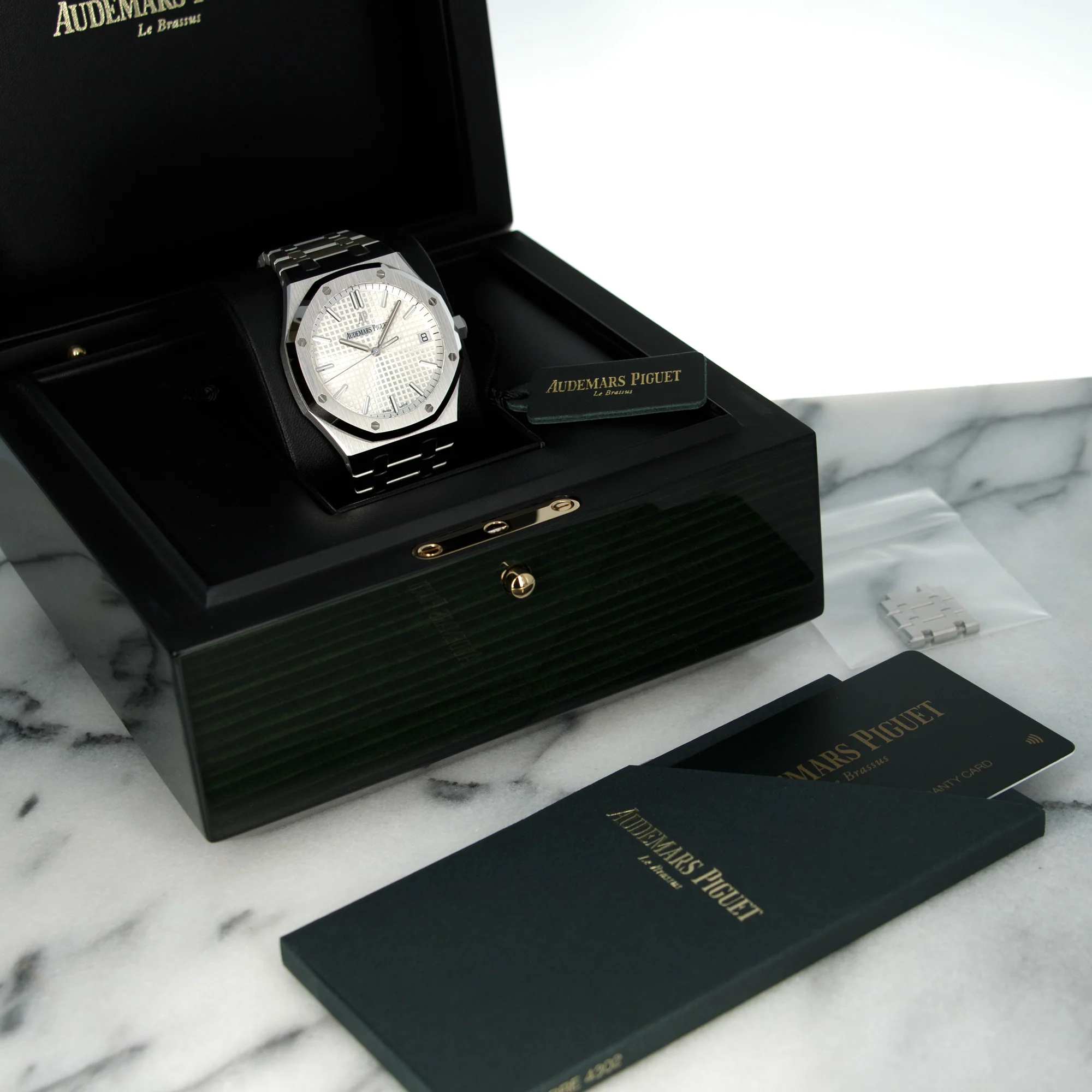 Audemars Piguet Royal Oak Automatic Watch Ref. 15500 - Image 9