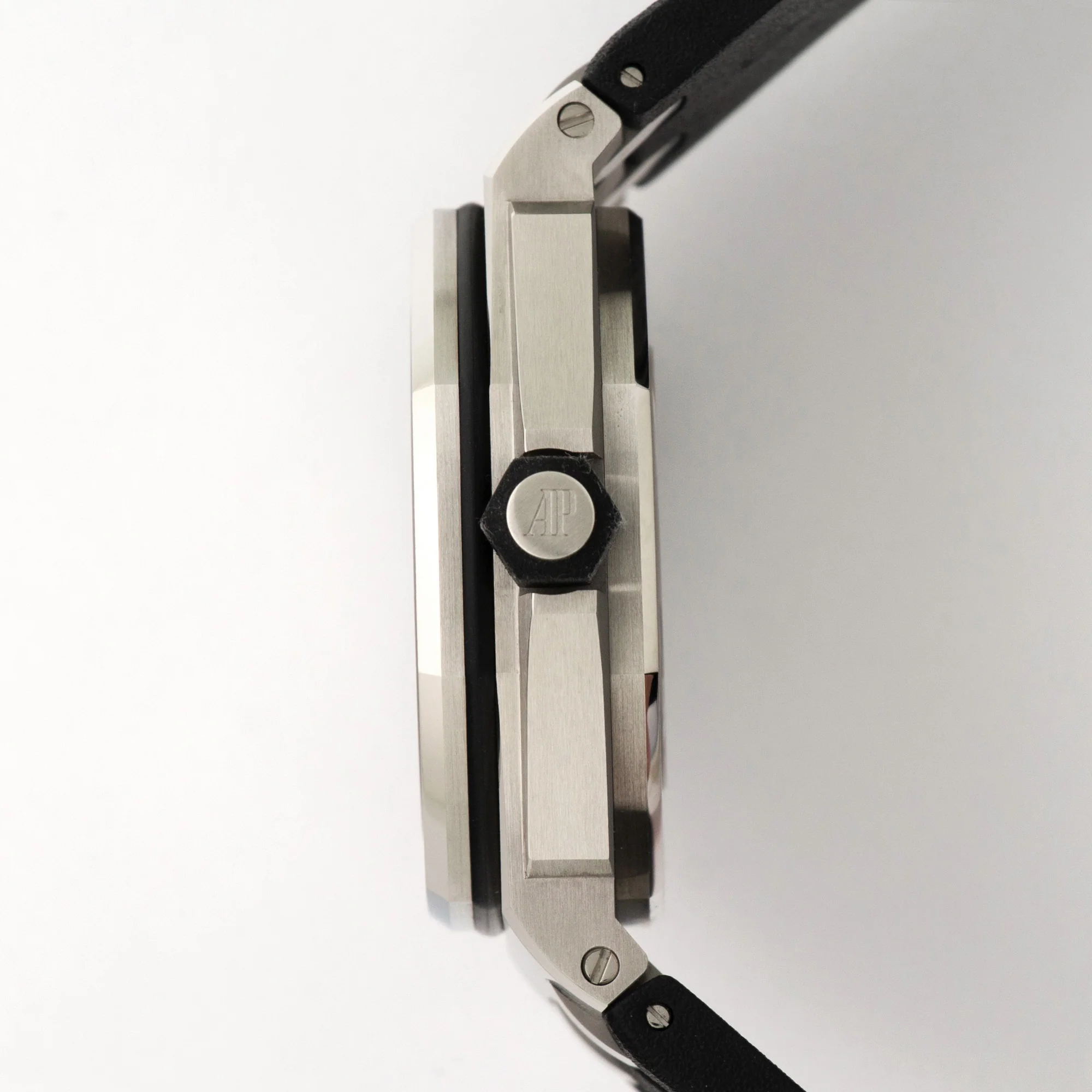 Audemars Piguet Royal Oak Offshore Diver Watch Ref. 15710 - Image 3