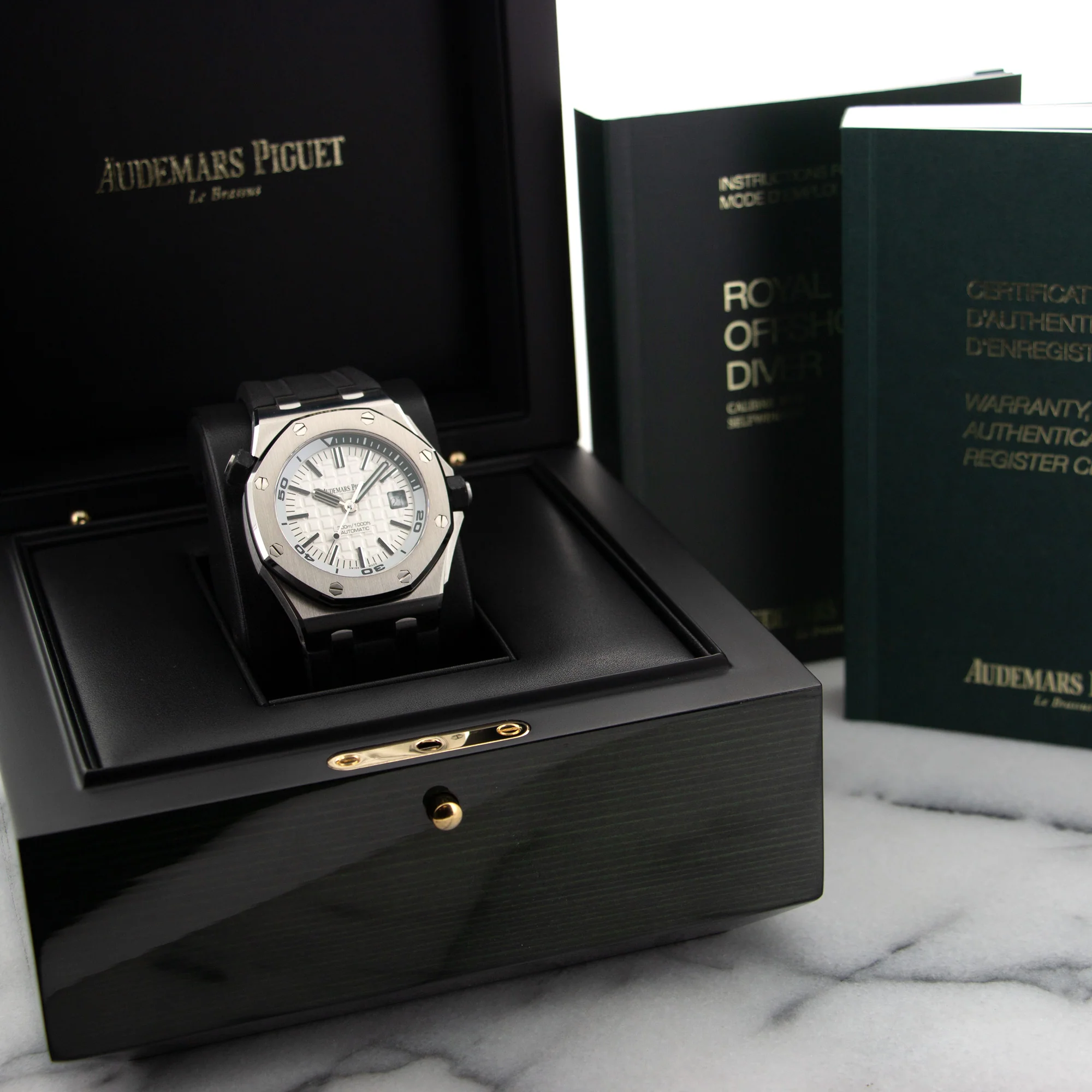 Audemars Piguet Royal Oak Offshore Diver Watch Ref. 15710 - Image 6