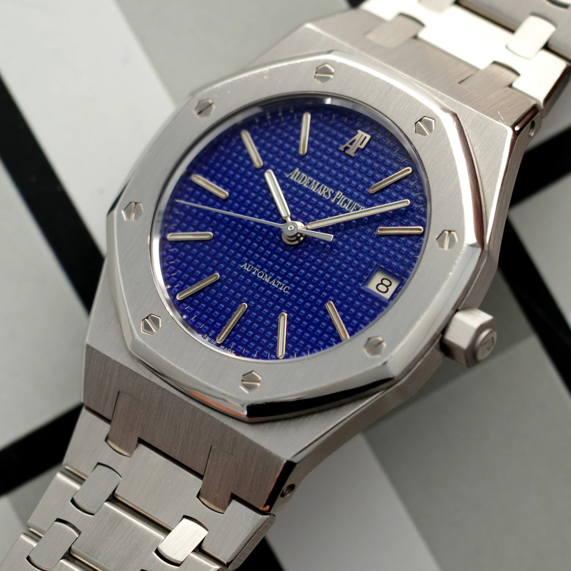 Audemars Piguet Yves Klein Royal Oak Ref. 14790 - Image 2