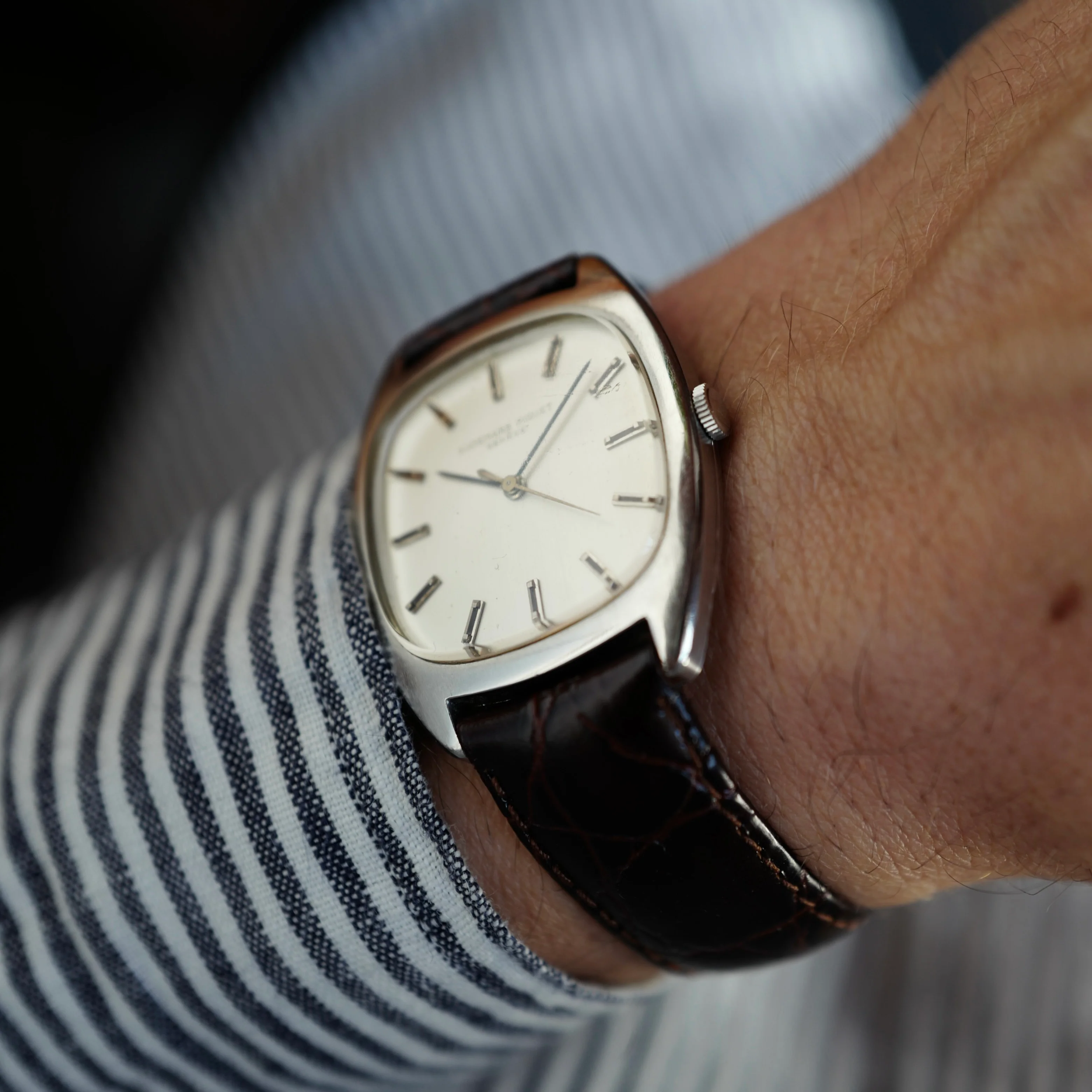 Audemars Piguet Steel Cushion Ref. 5369 (NEW ARRIVAL) - Image 2
