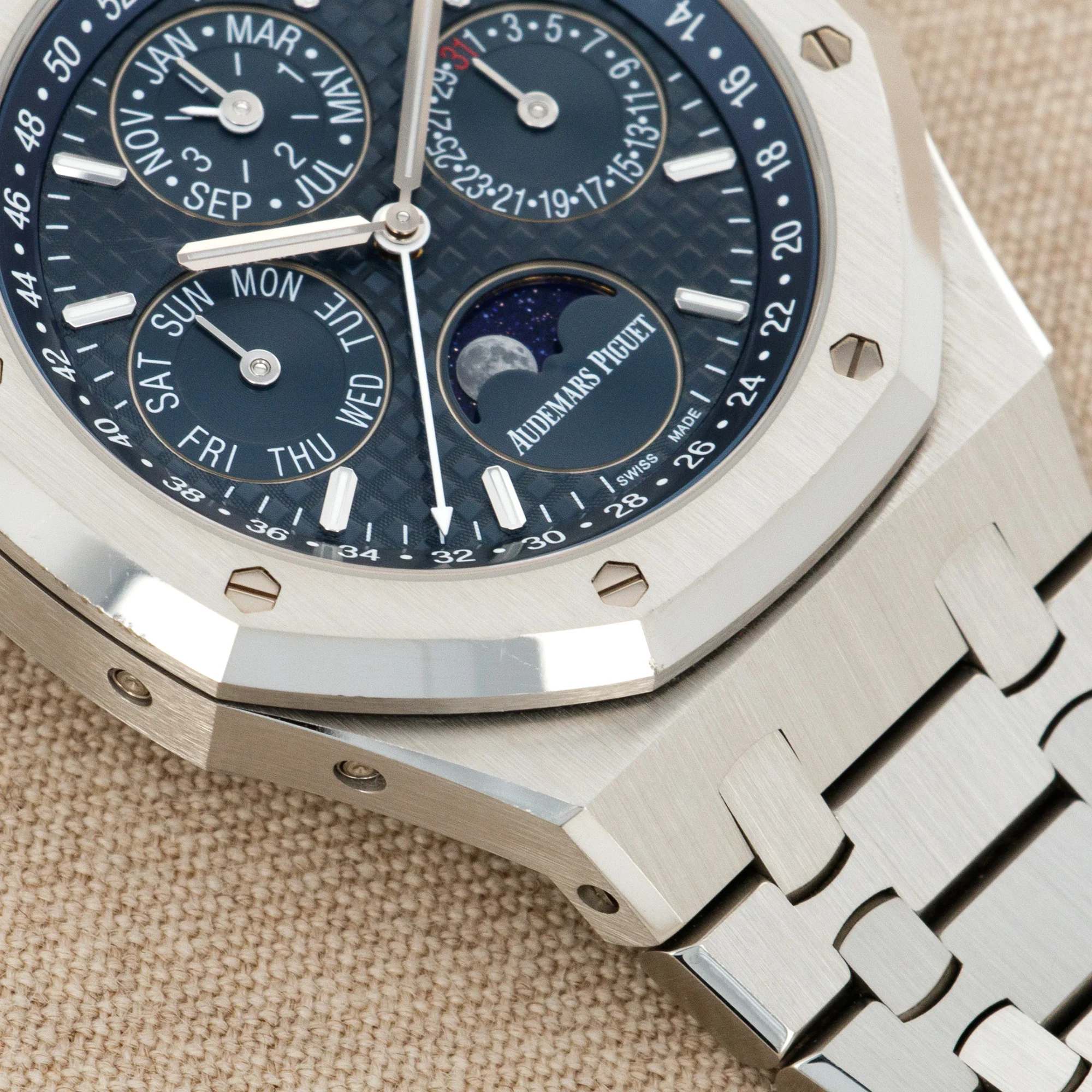 Audemars Piguet Steel Royal Oak Quantieme Perpetual Ref. 26574 - Image 3
