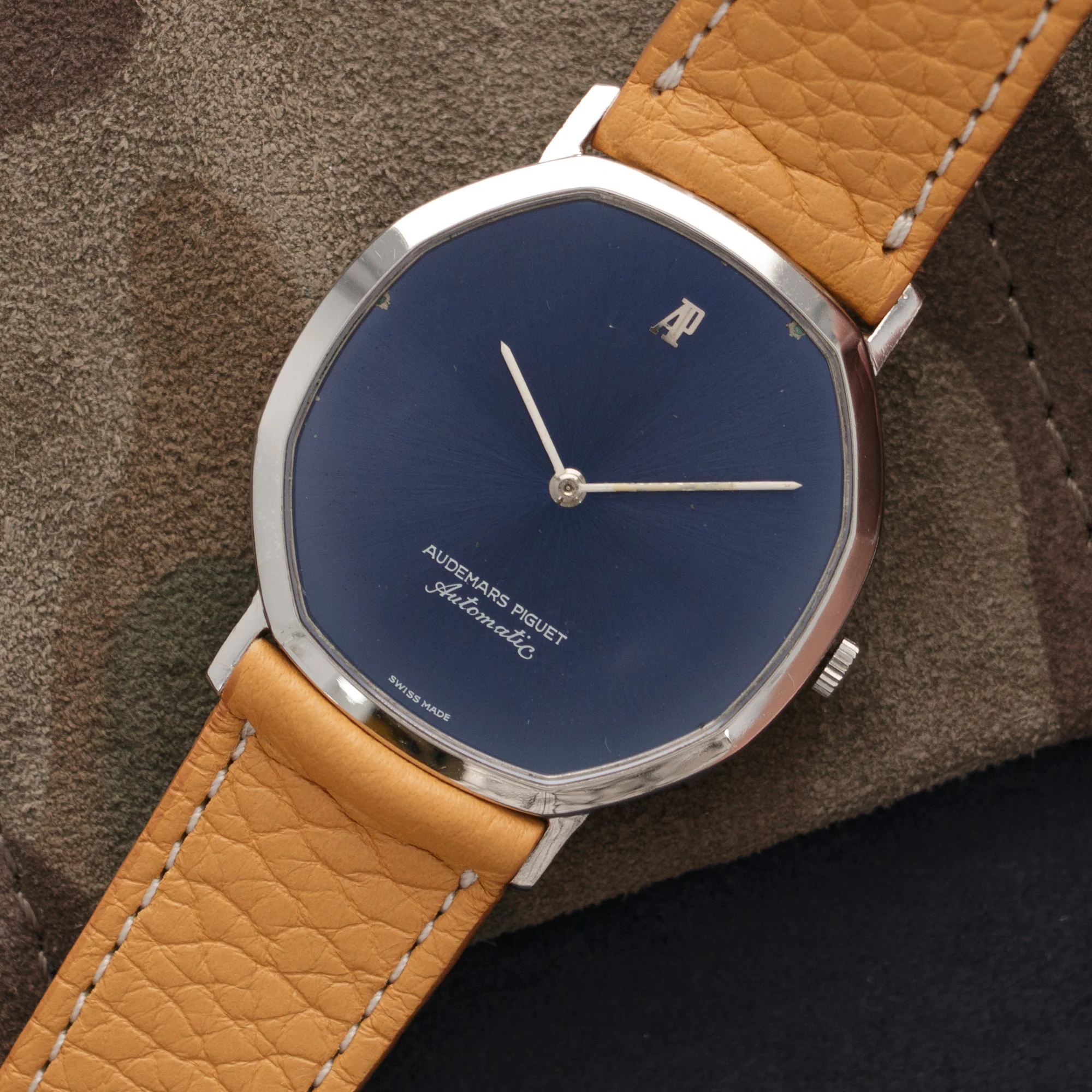 Audemars Piguet Steel Unusual-Shape Automatic Watch Ref. 4010 - Image 2