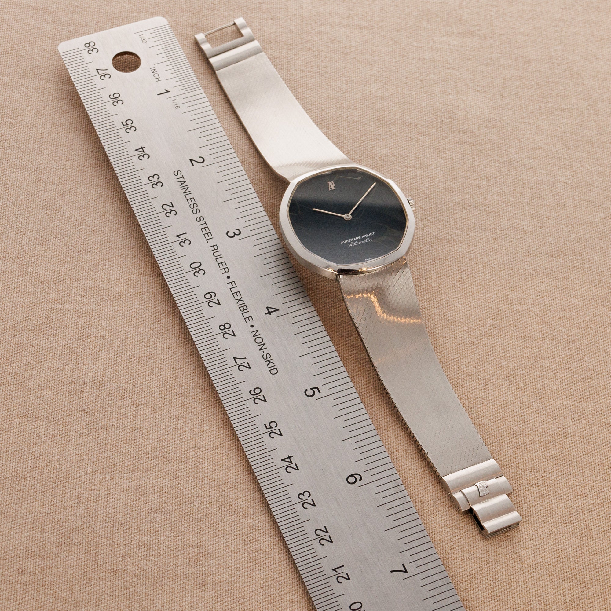 Audemars Piguet Steel Unusual Shaped Automatic Bracelet Watch Ref. 4010 - Image 5