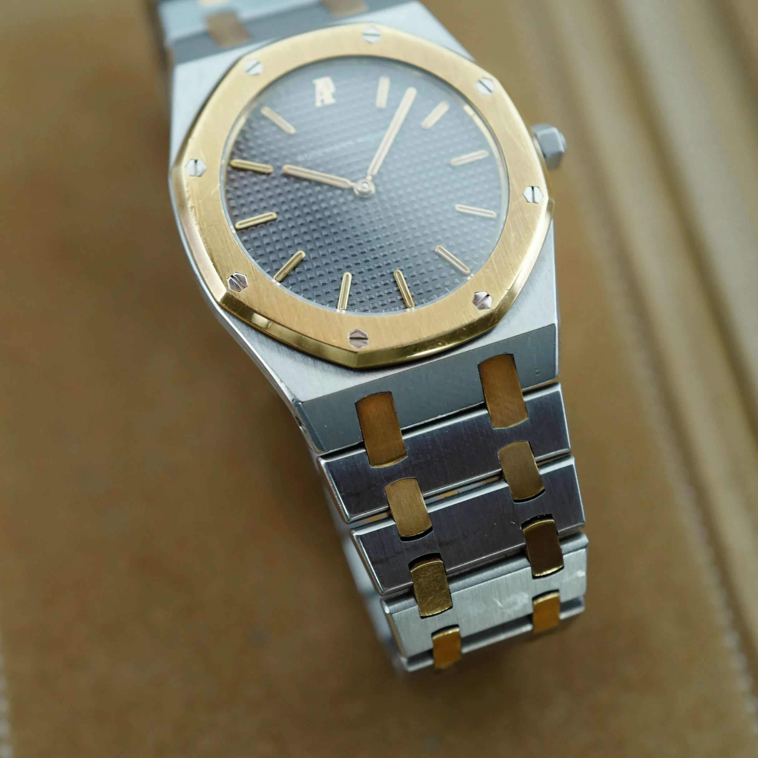Audemars Piguet Two-Tone Royal Oak Ref. 56303 (New Arrival) - Image 9