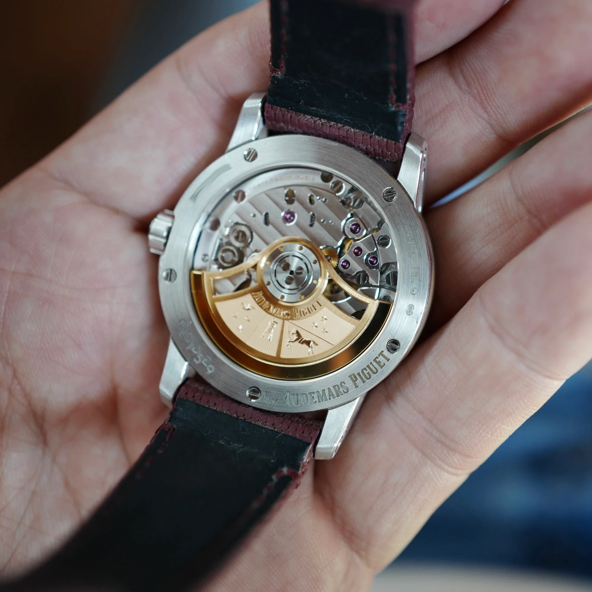 Audemars Piguet White Gold Code 1159 Ref. 15210 with Red Dial - Image 5