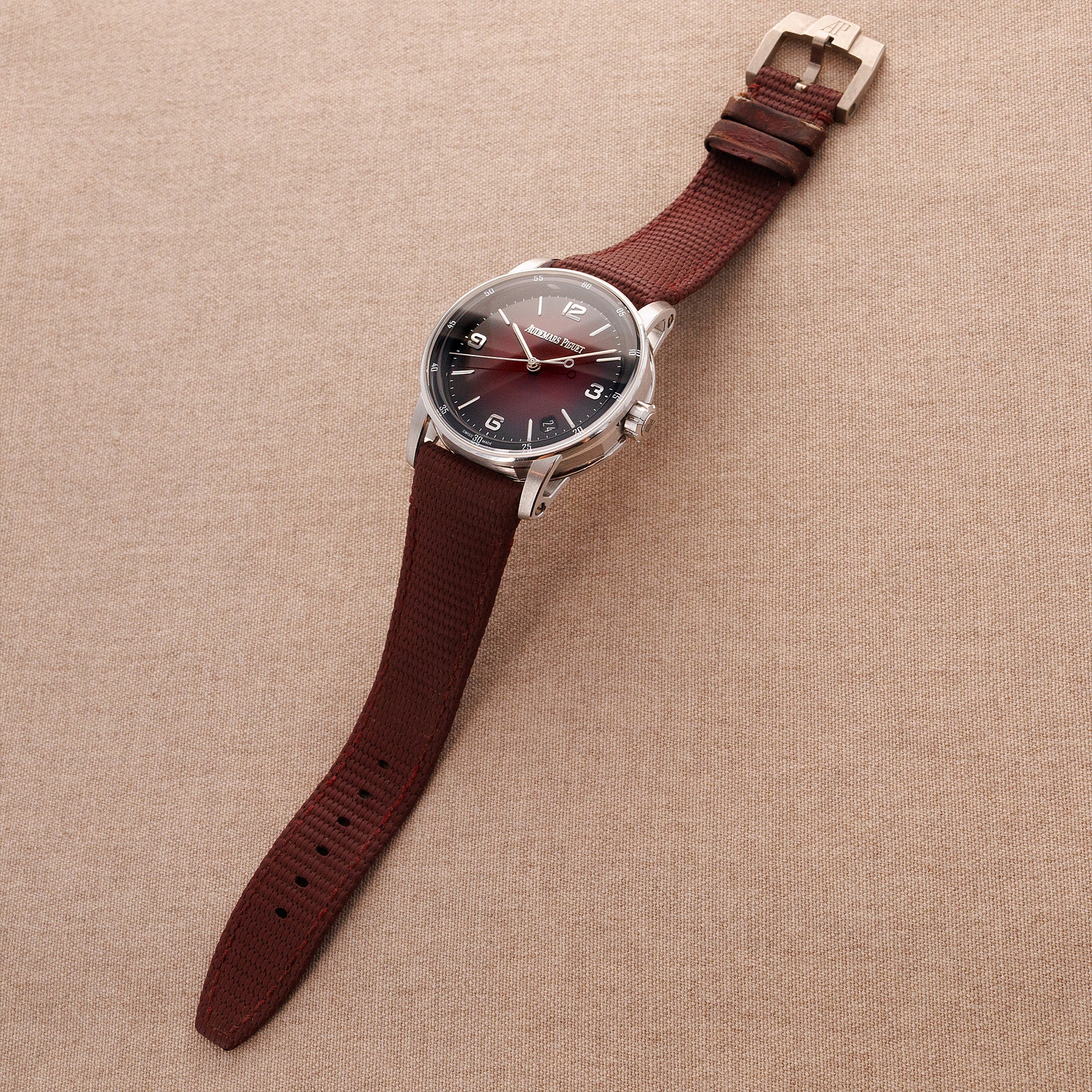 Audemars Piguet White Gold Code 1159 Ref. 15210 with Red Dial - Image 7