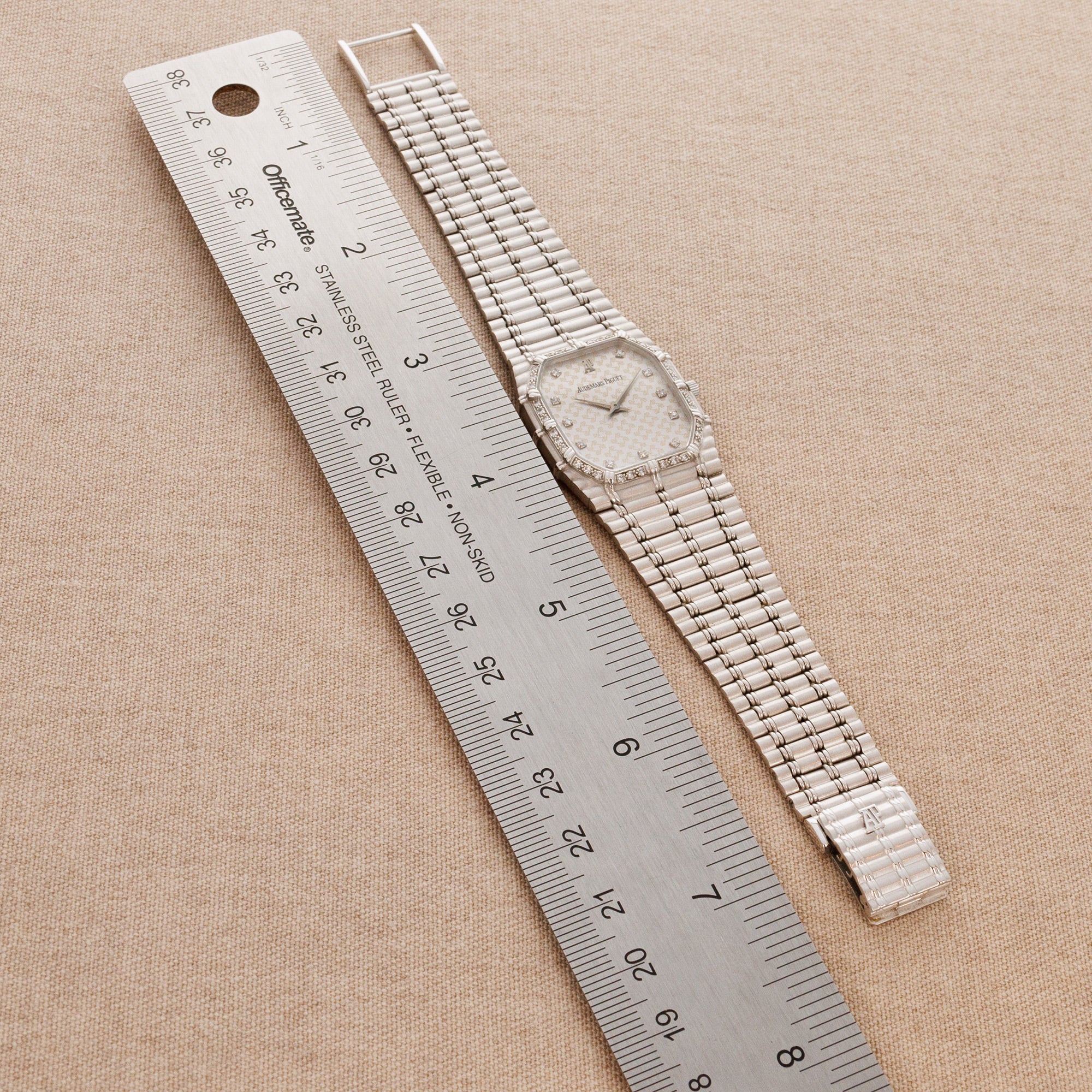 Audemars Piguet White Gold Diamond Bamboo with Geometric Logo Dial - Image 5