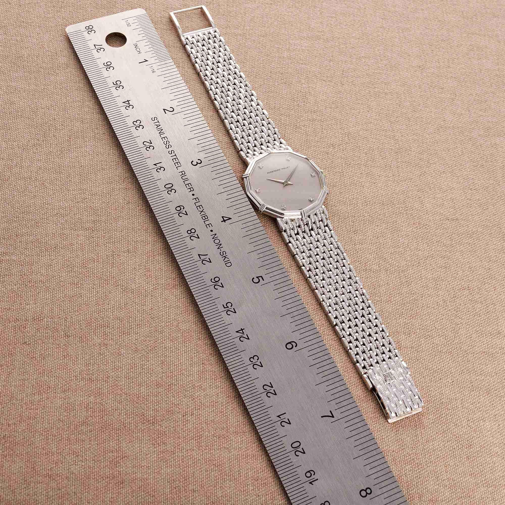 Audemars Piguet White Gold Dodecagon Watch in Like New Condition - Image 9