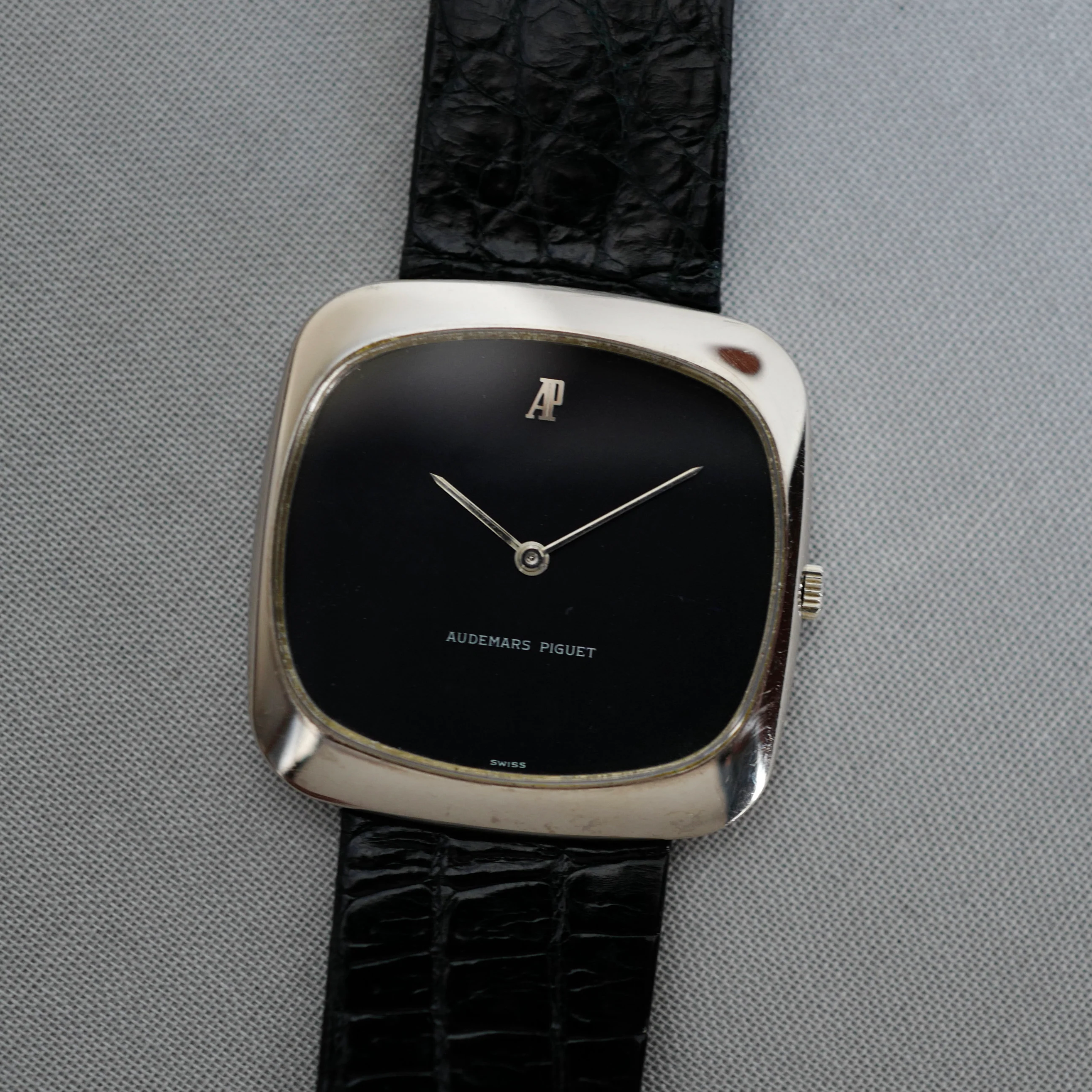 Audemars Piguet White Gold Mechanical TV Shape Watch - Image 6