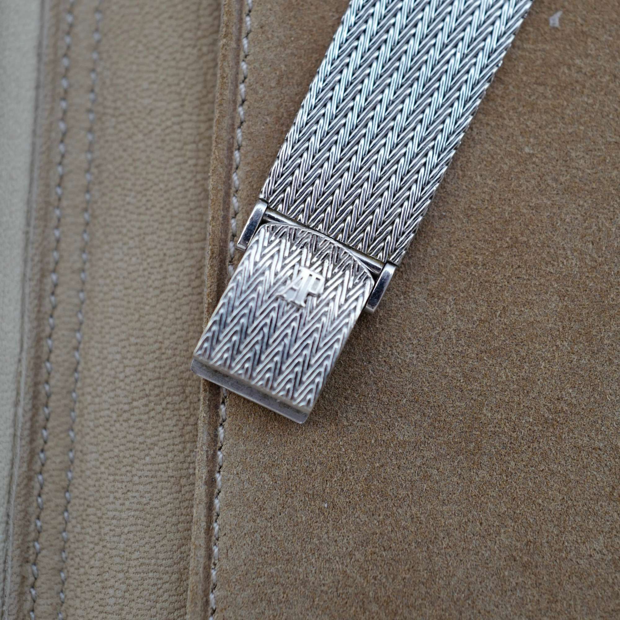 Audemars Piguet White Gold Octagonal Watch with Pave and Onyx Dial - Image 6
