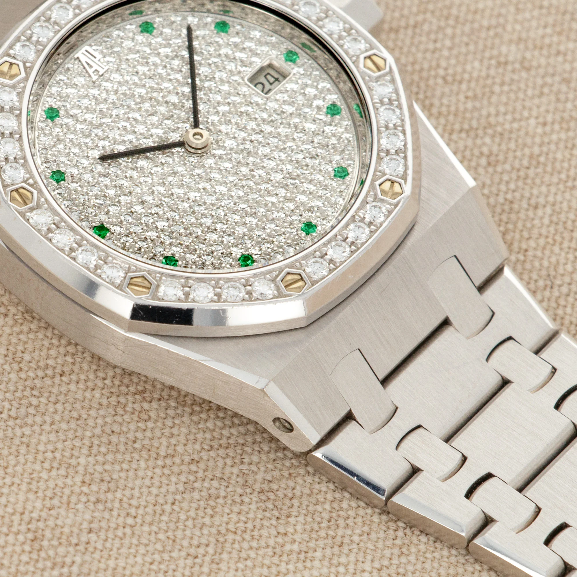 Audemars Piguet White Gold Royal Oak Ref. 15054 with Diamond and Emerald Dial - Image 3