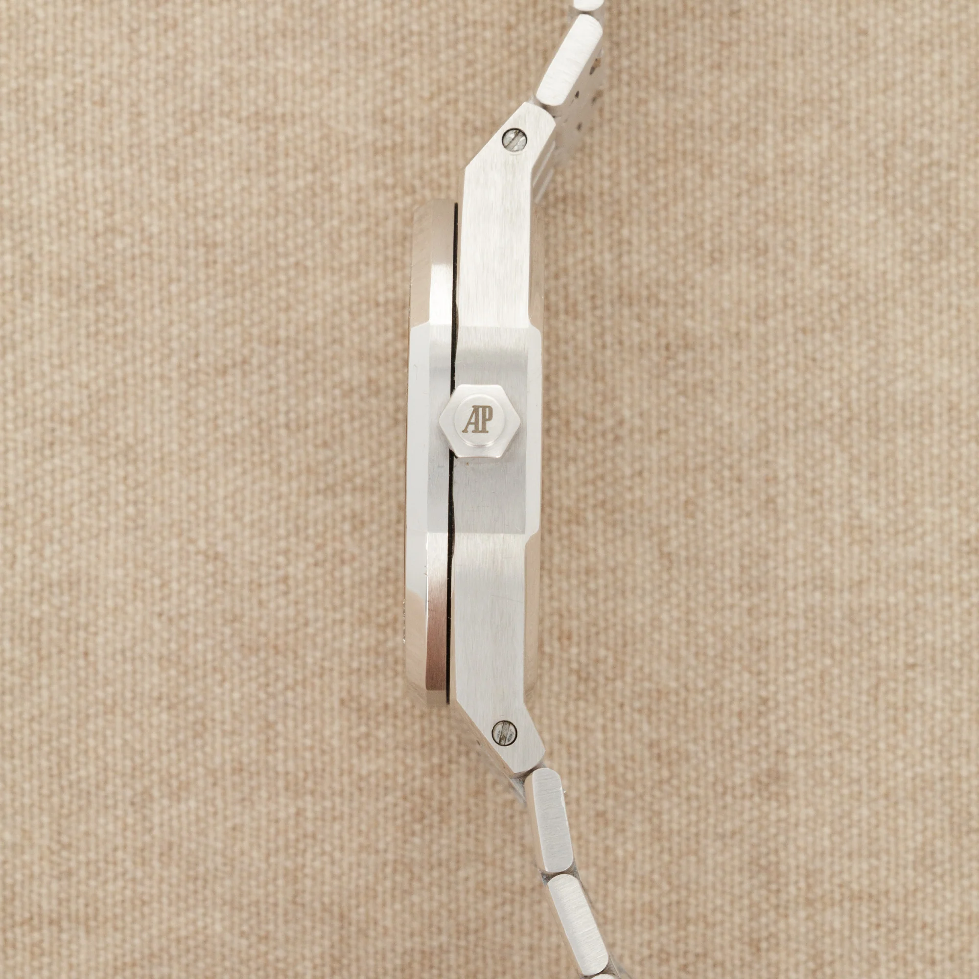 Audemars Piguet White Gold Royal Oak Ref. 15054 with Diamond and Emerald Dial - Image 8