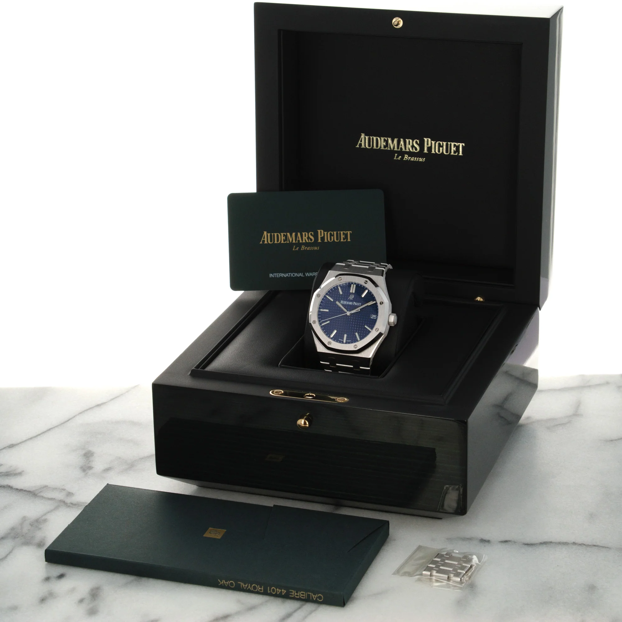 Audemars Piguet White Gold Royal Oak Ref. 15503 Limited Edition for Japan - Image 4