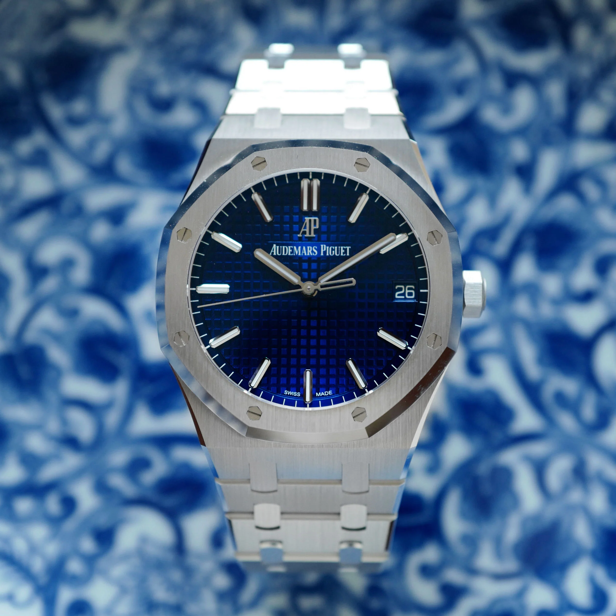 Audemars Piguet White Gold Royal Oak Ref. 15503 Limited Edition for Japan - Image 5