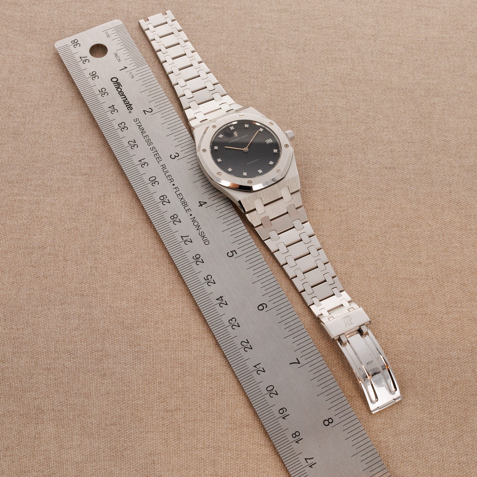 Audemars Piguet White Gold Royal Oak Ref. 5402 - Image 9