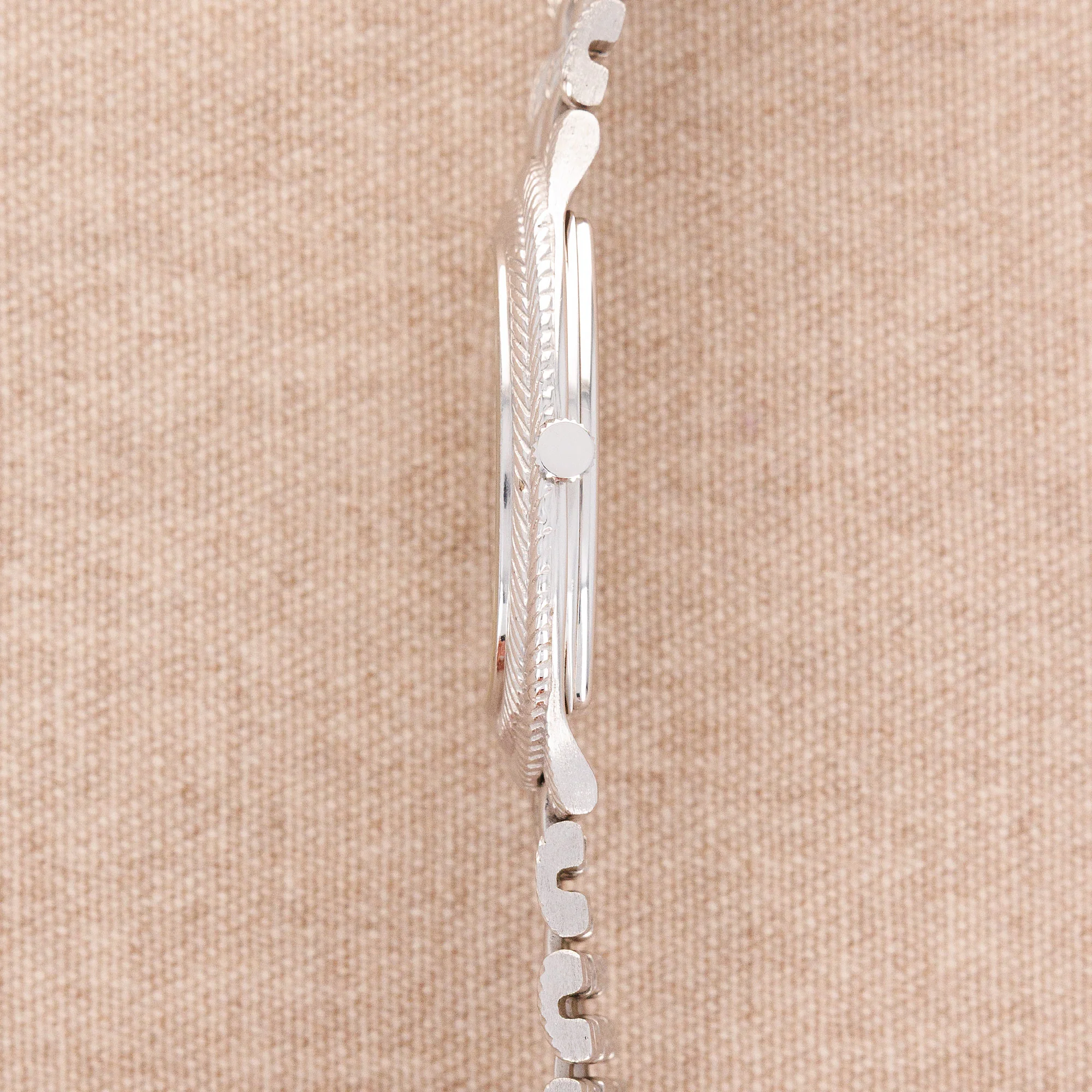 Audemars Piguet White Gold Vinage Ellipse with Pave and Sapphire Dial Ref. 56455BC - Image 4