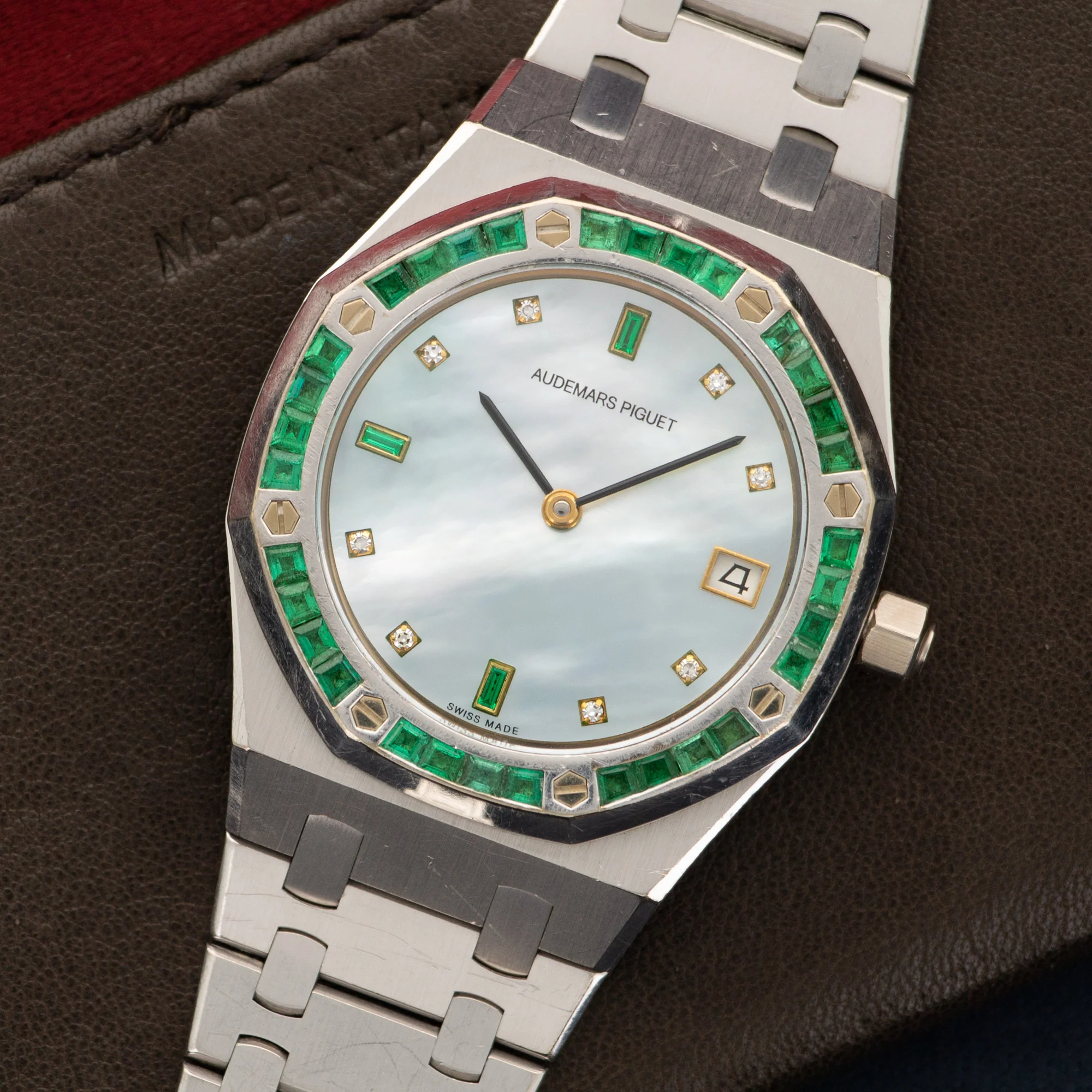 Audemars Piguet White Royal Gold Royal Oak Emerald & Diamond Watch - Image 2