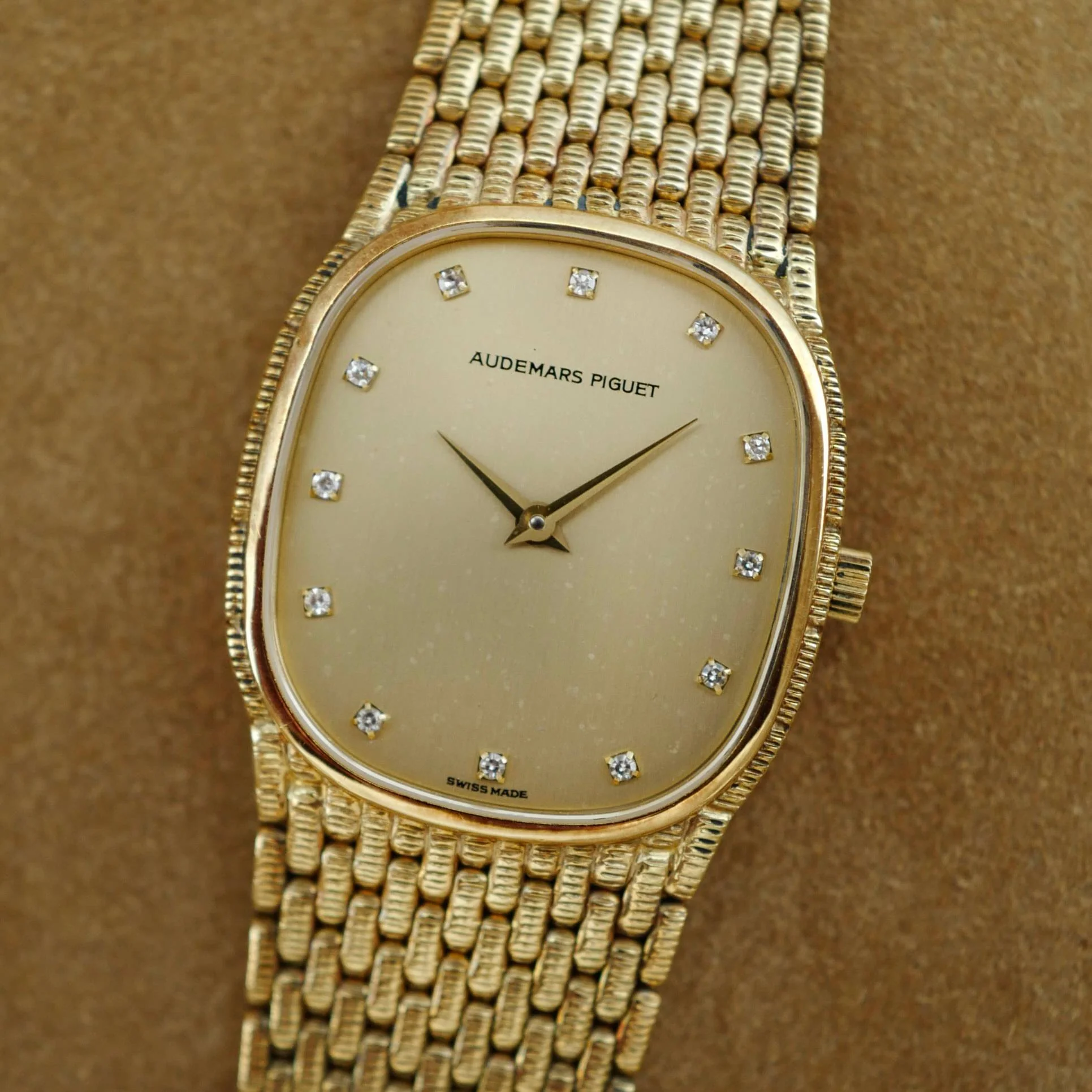 Audemars Piguet Yellow Gold Bracelet Watch Ref. BA56440 - Image 2