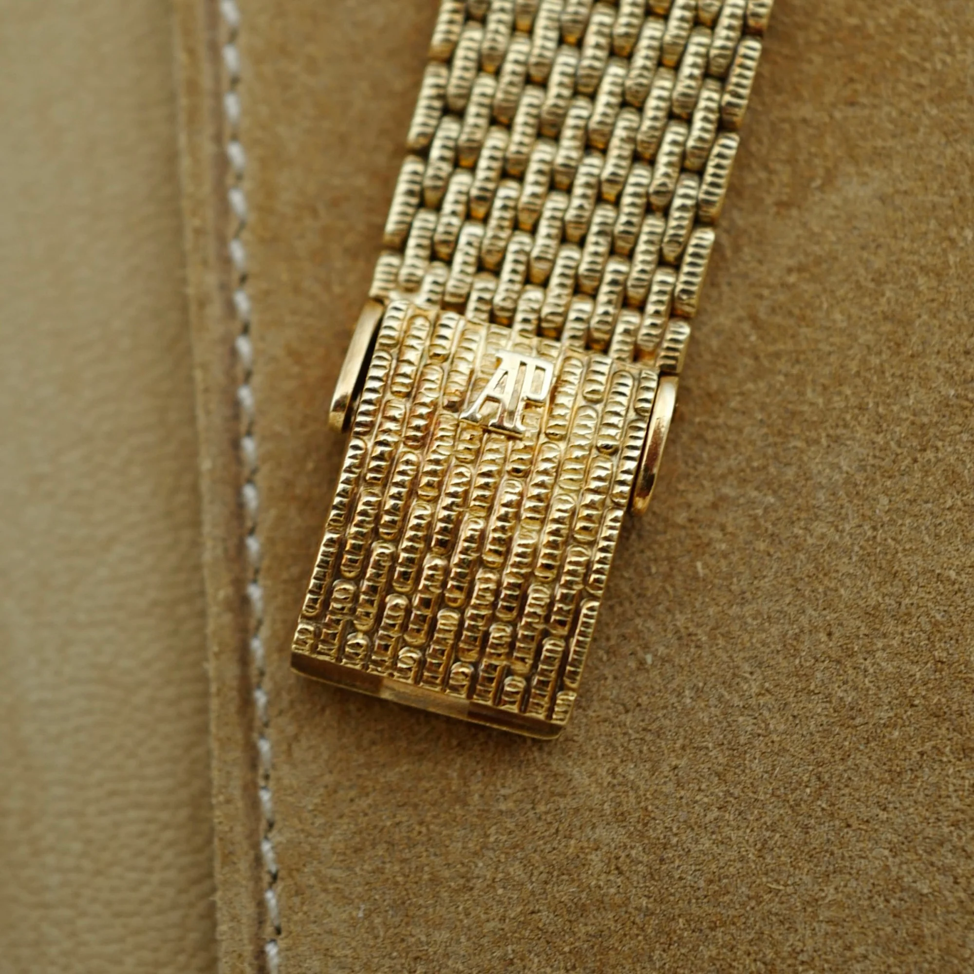 Audemars Piguet Yellow Gold Bracelet Watch Ref. BA56440 - Image 6