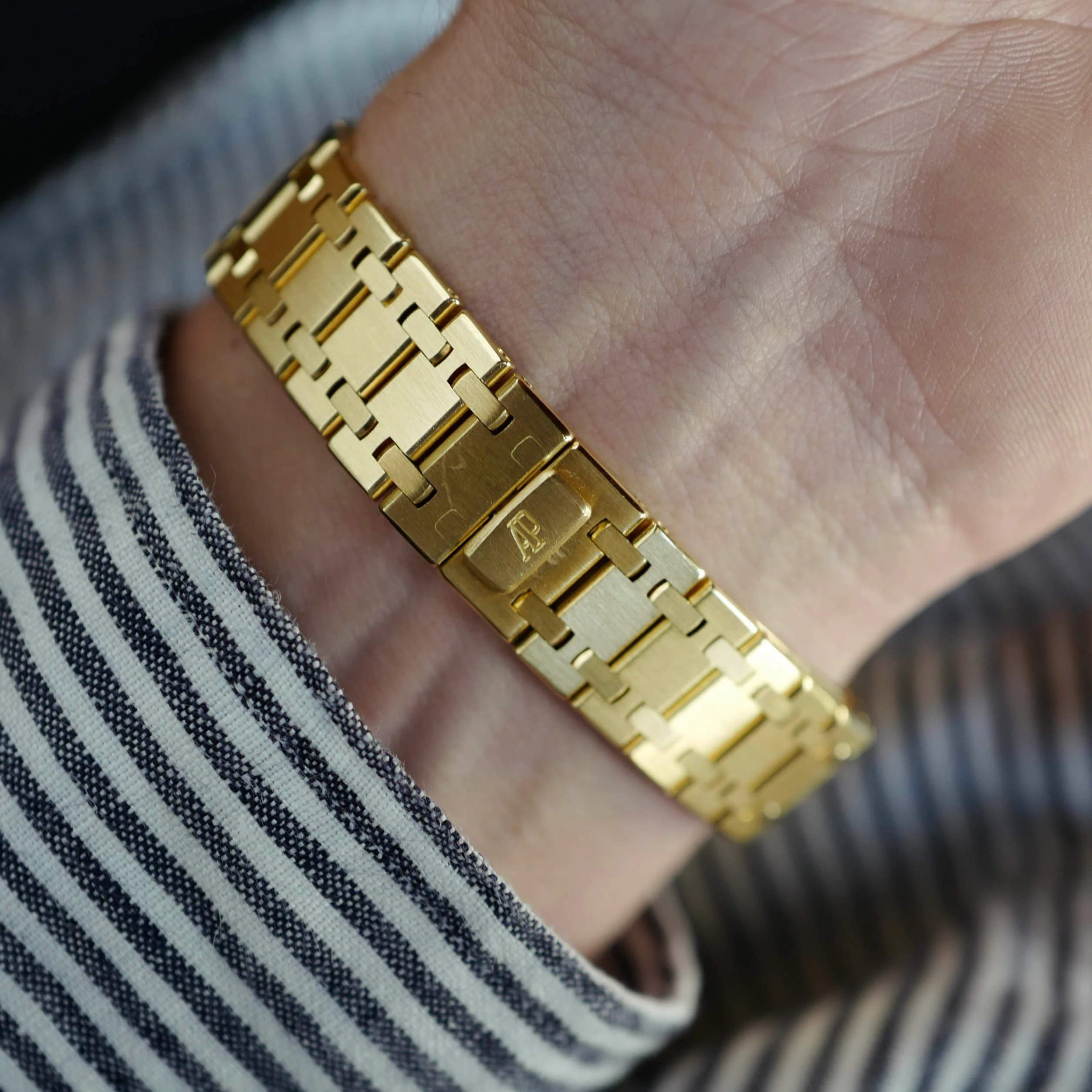 Audemars Piguet Yellow Gold Diamond Royal Oak Ref. 56342BA - Image 4