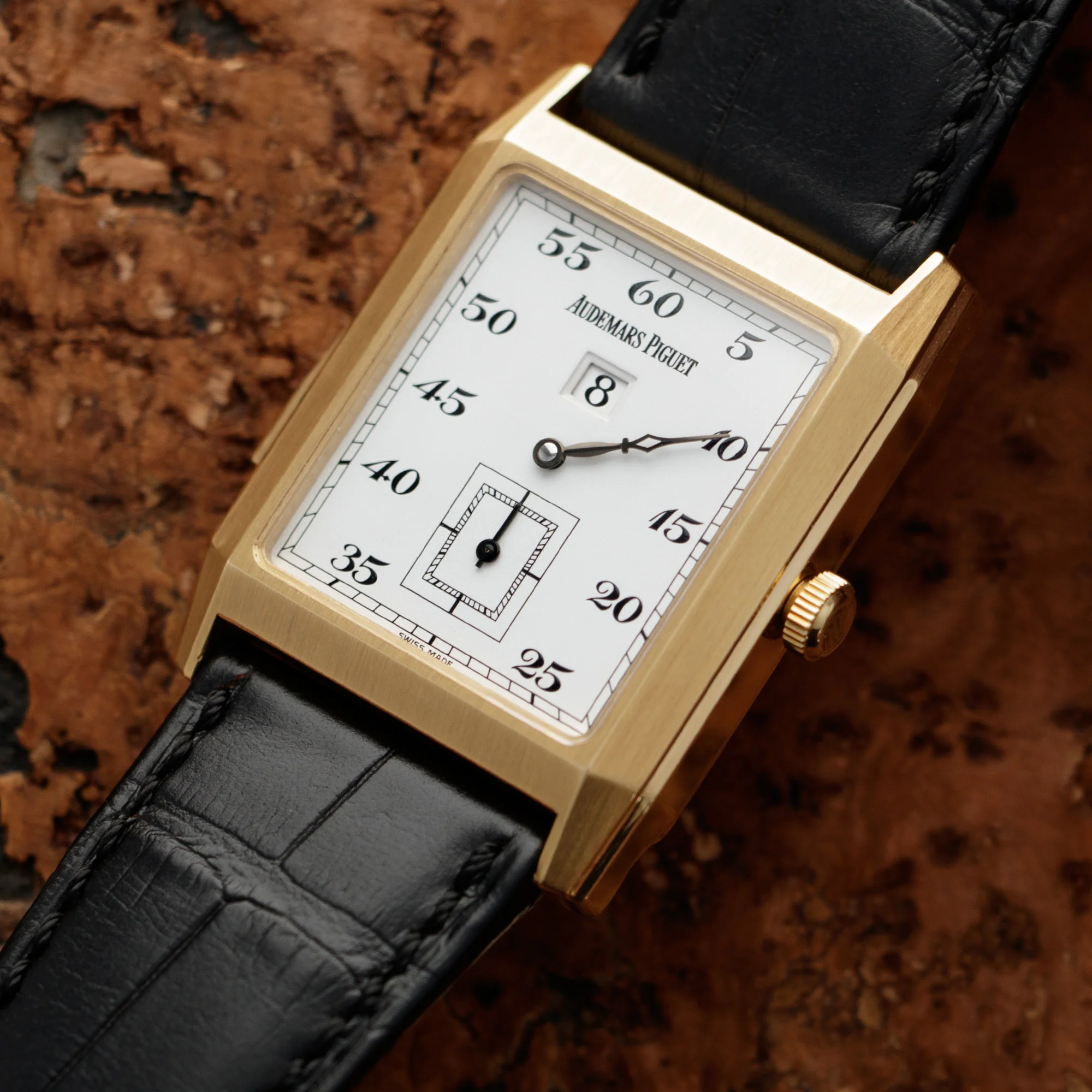 Audemars Piguet Yellow Gold Jump Hour Repeater Ref. 25723 - Image 2