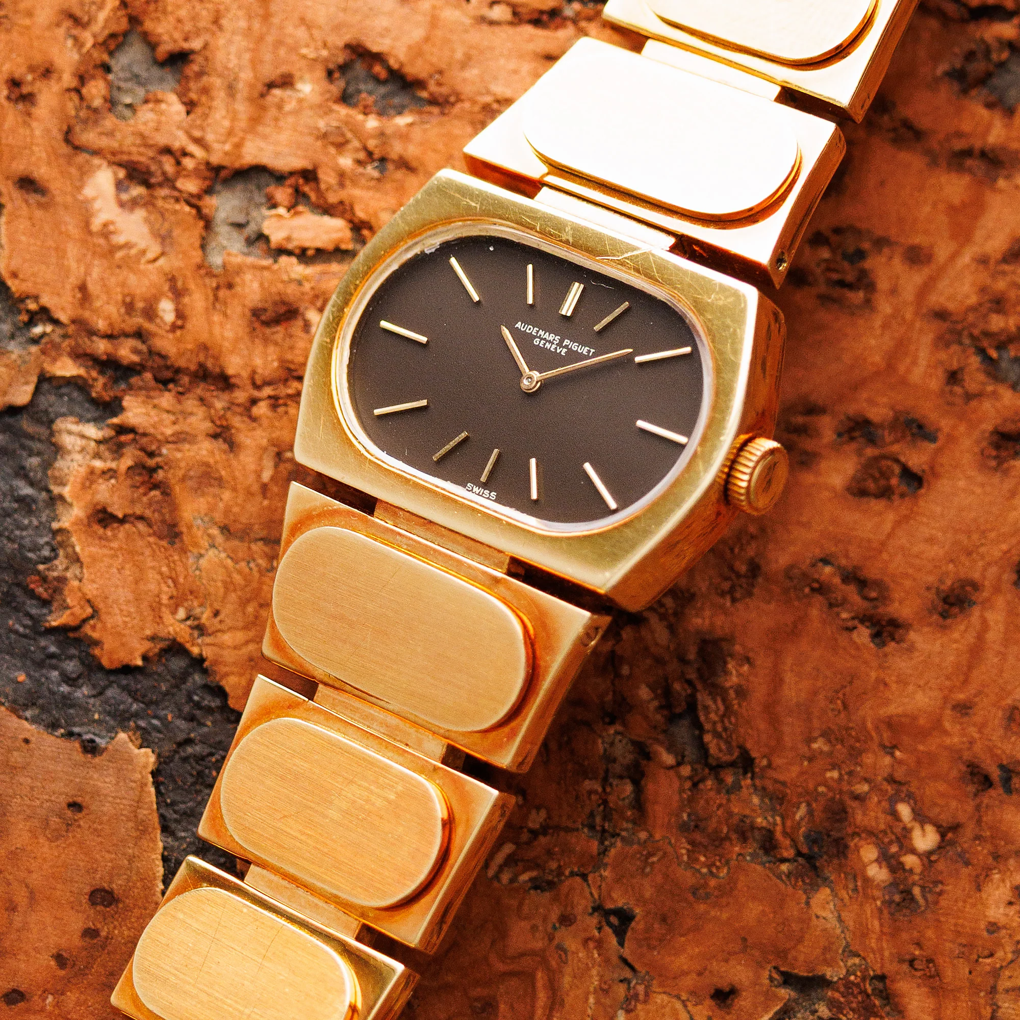 Audemars Piguet Yellow Gold Modernist Bracelet Watch - Image 2