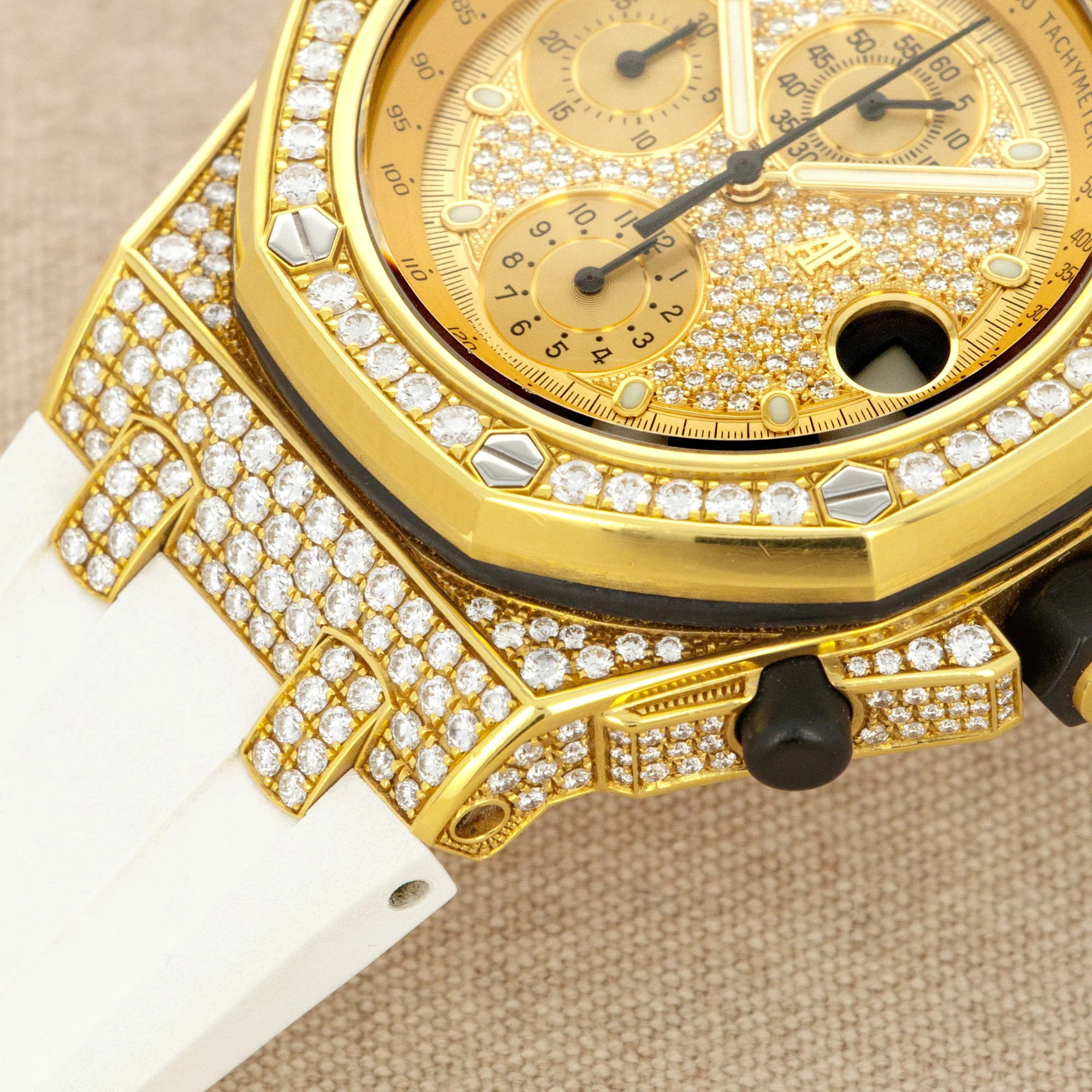 Audemars Piguet Yellow Gold Offshore Royal Oak Chronograph Ref. 26067 - Image 4