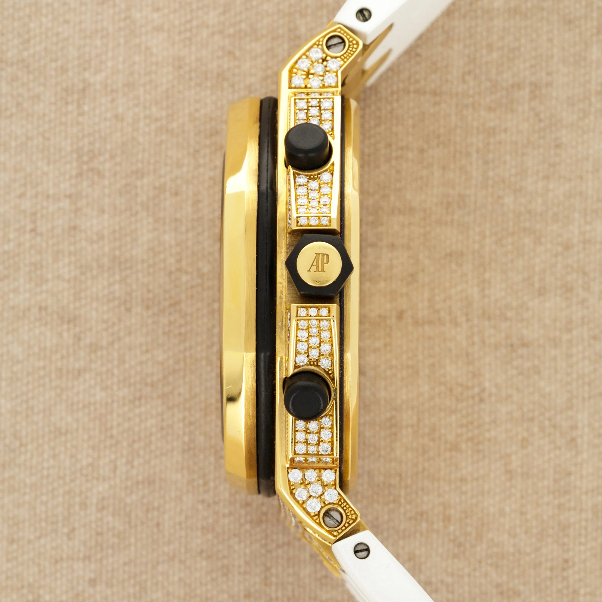 Audemars Piguet Yellow Gold Offshore Royal Oak Chronograph Ref. 26067 - Image 7