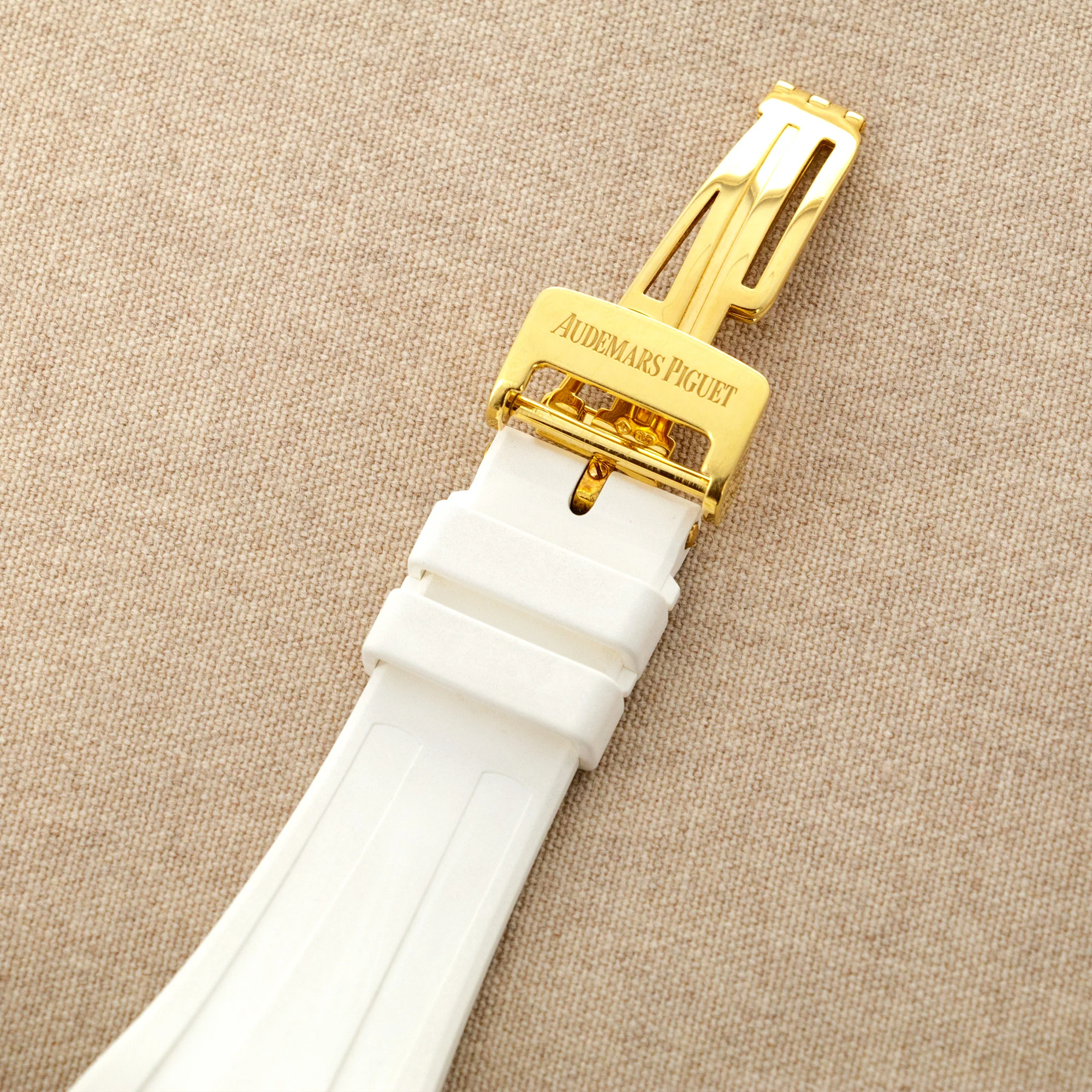 Audemars Piguet Yellow Gold Offshore Royal Oak Chronograph Ref. 26067 - Image 8