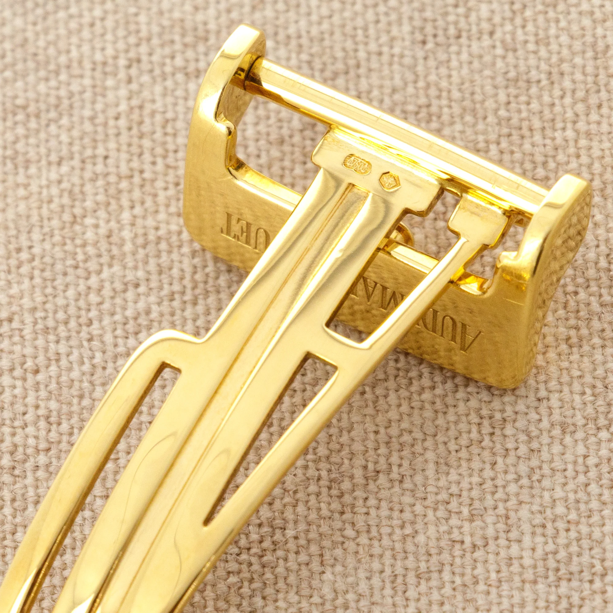 Audemars Piguet Yellow Gold Offshore Royal Oak Chronograph Ref. 26067 - Image 9