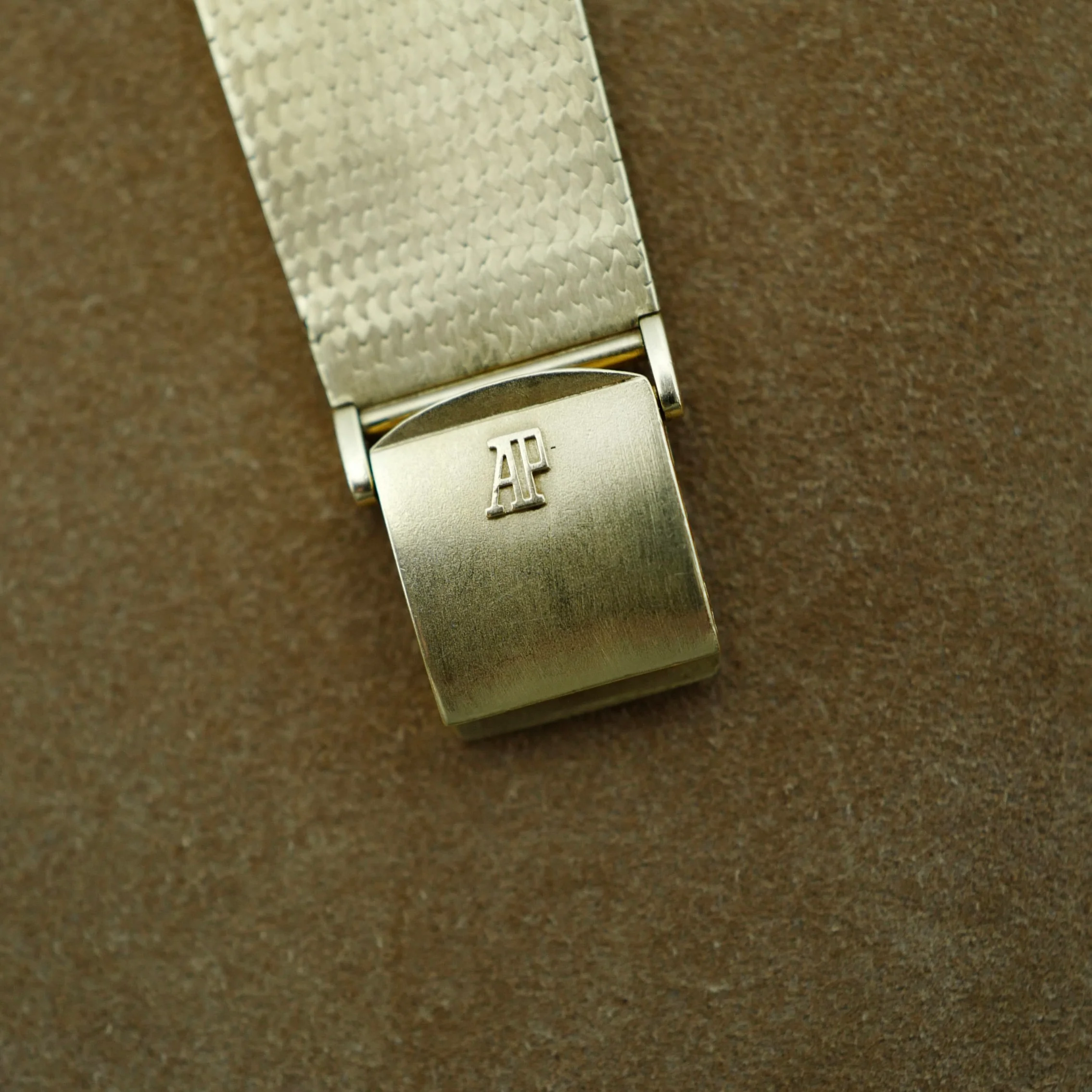 Audemars Piguet Yellow Gold Rectangular Watch (New Arrival) - Image 8
