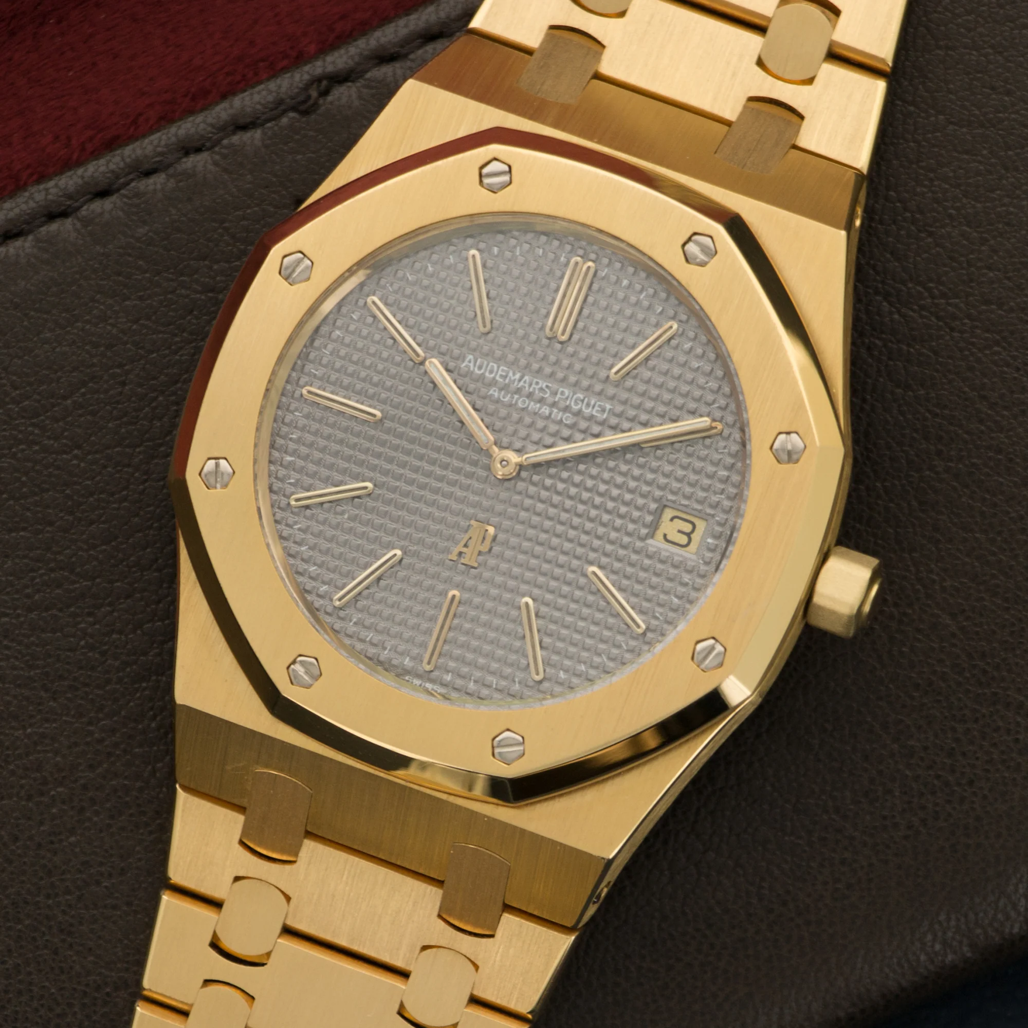 Audemars Piguet Yellow Gold Royal Oak Jumbo Ref. 5402 - Image 6