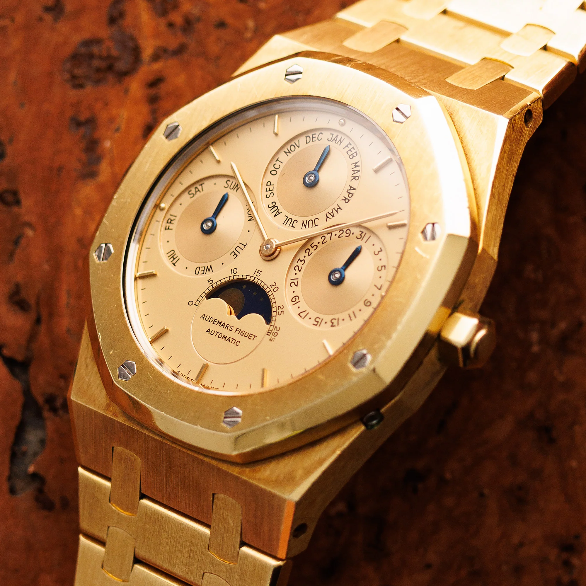 Audemars Piguet Yellow Gold Royal Oak Perpetual Watch Ref. 25554BA in Outstanding Original Condition - Image 2