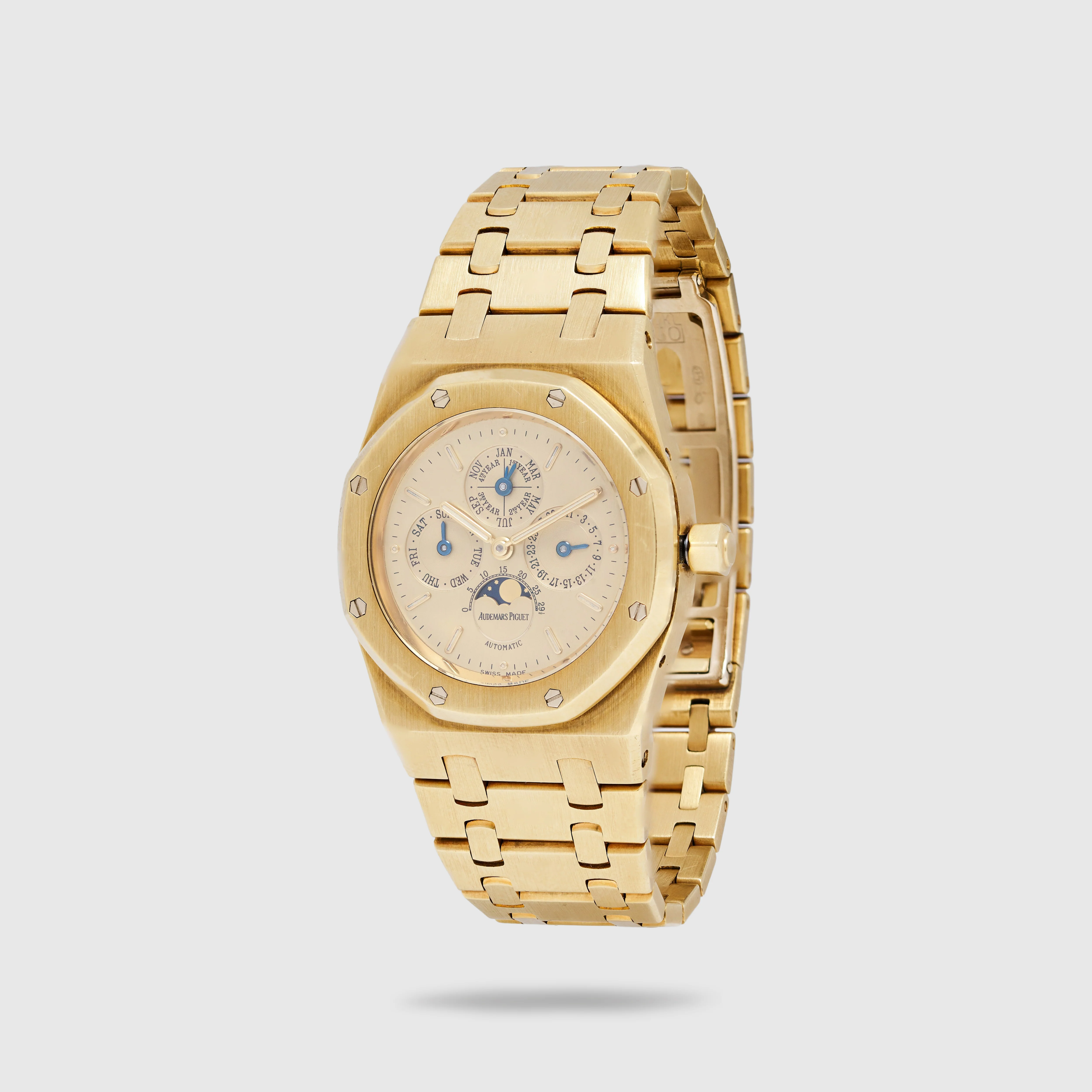 Audemars Piguet Yellow Gold Royal Oak Quantieme Calendar Ref. 25800 - Image 2