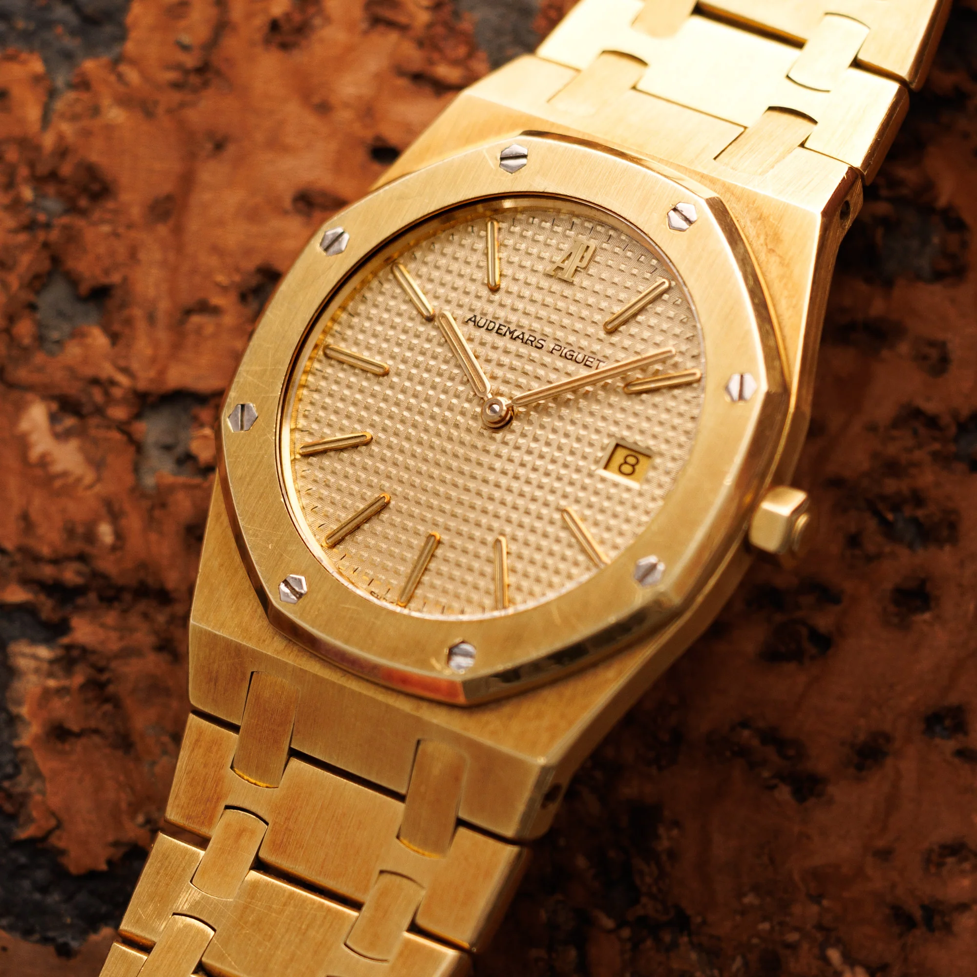 Audemars Piguet Yellow Gold Royal Oak Ref. 56175 - Image 2