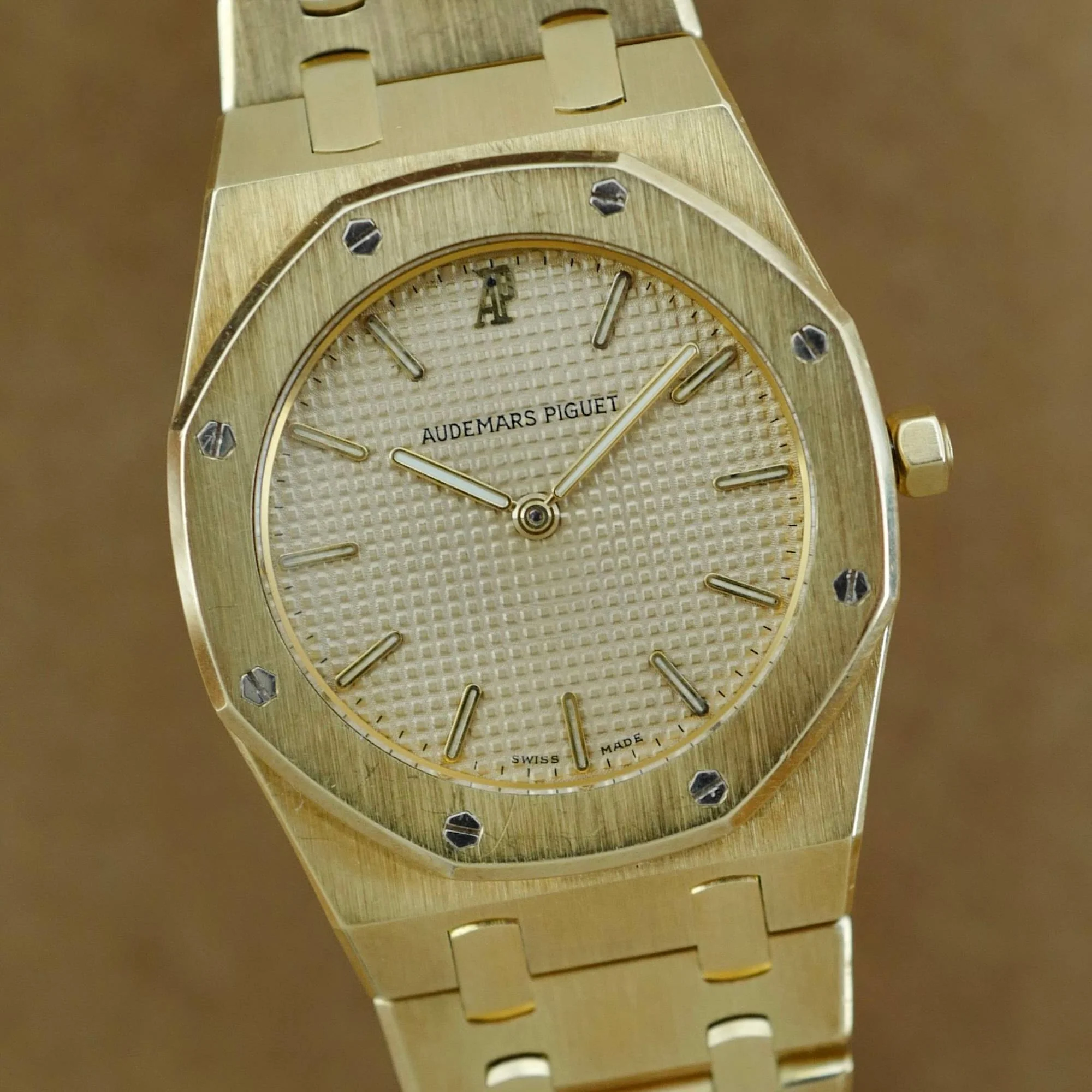 Audemars Piguet Yellow Gold Royal Oak Ref. 56303 - Image 4