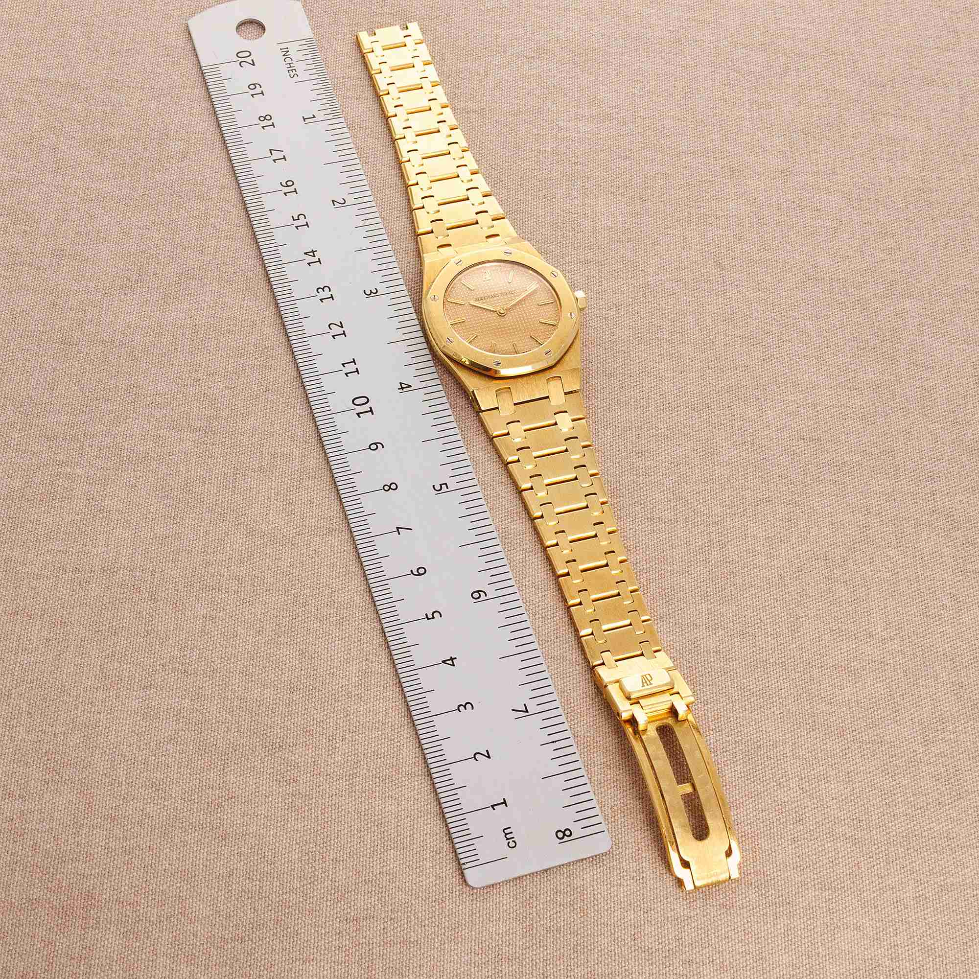 Audemars Piguet Yellow Gold Royal Oak Ref. 56303 - Image 9