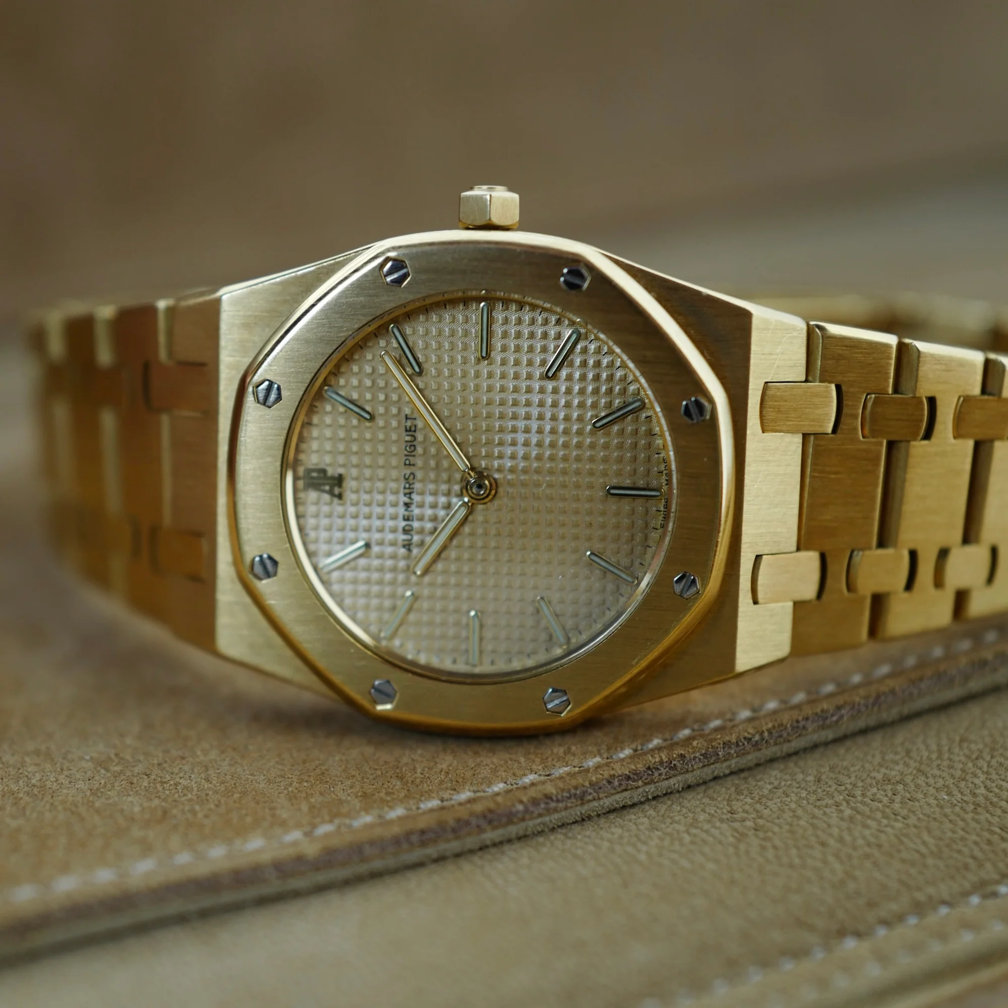 Audemars Piguet Yellow Gold Royal Oak Ref. 56303 (New Arrival) - Image 2